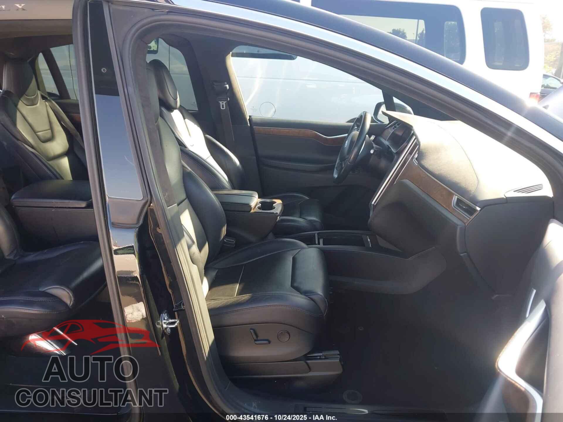 TESLA MODEL X 2017 - 5YJXCBE21HF051337