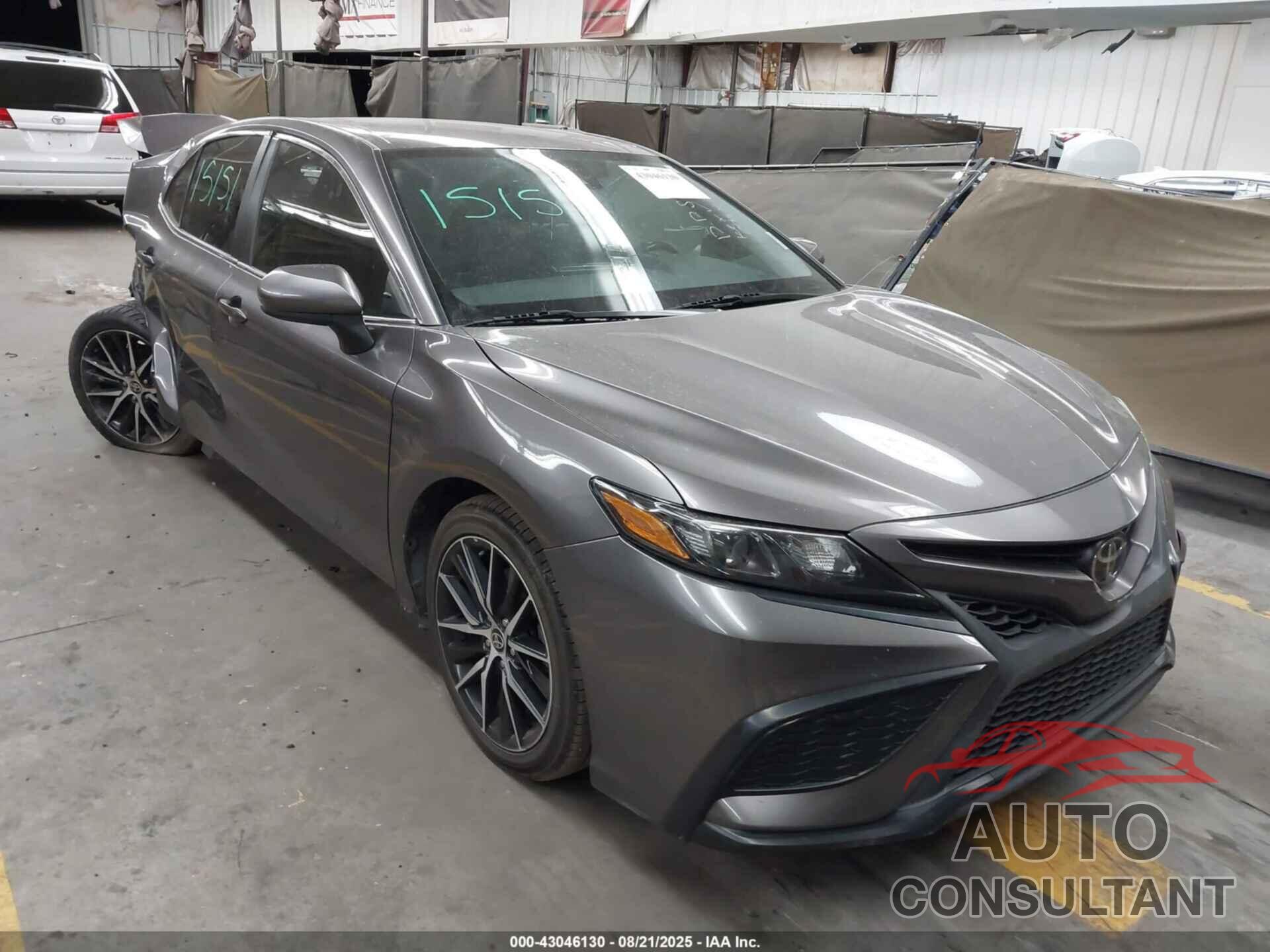 TOYOTA CAMRY 2021 - 4T1G11AK4MU578615