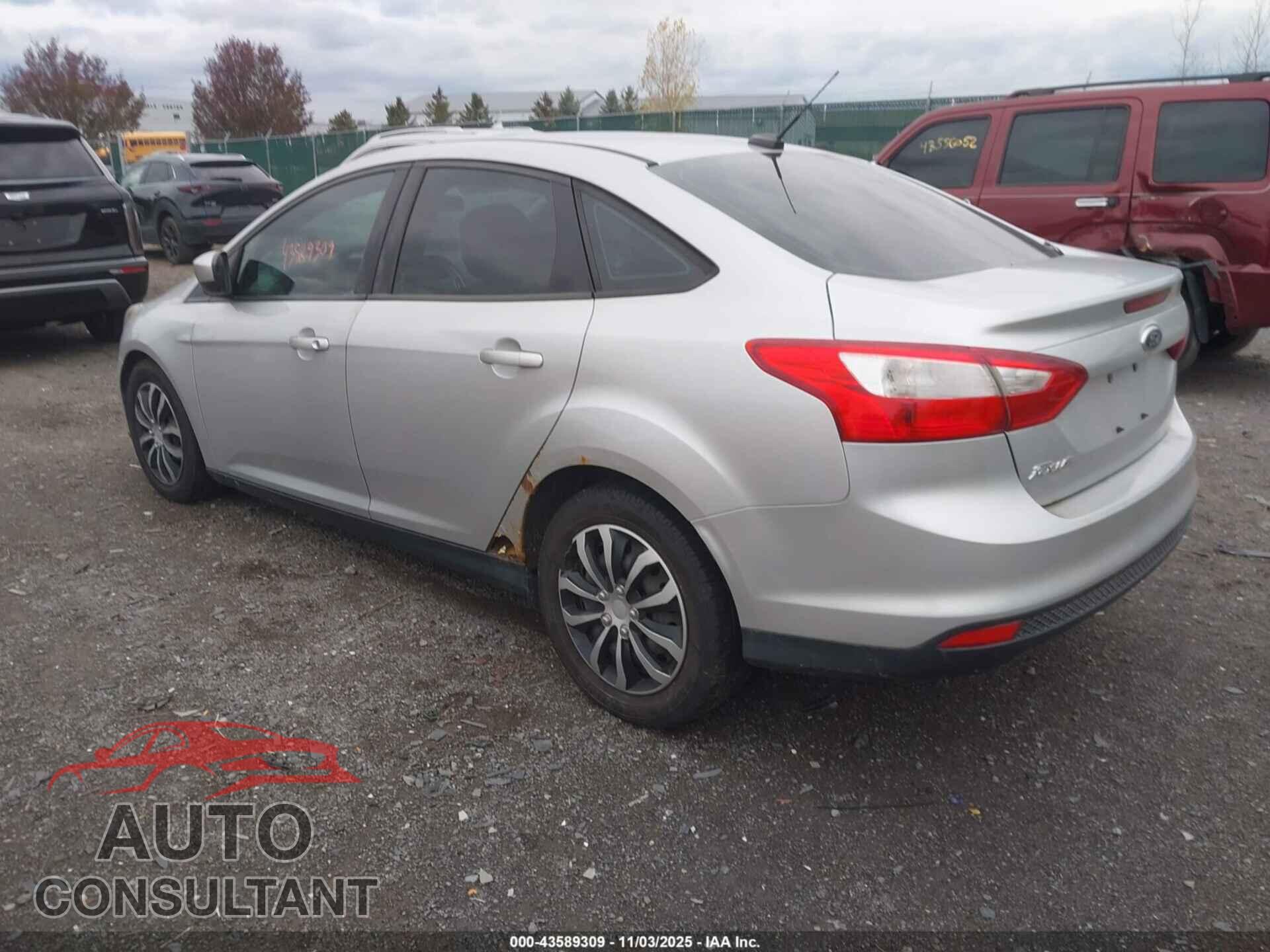 FORD FOCUS 2012 - 1FAHP3F22CL434132