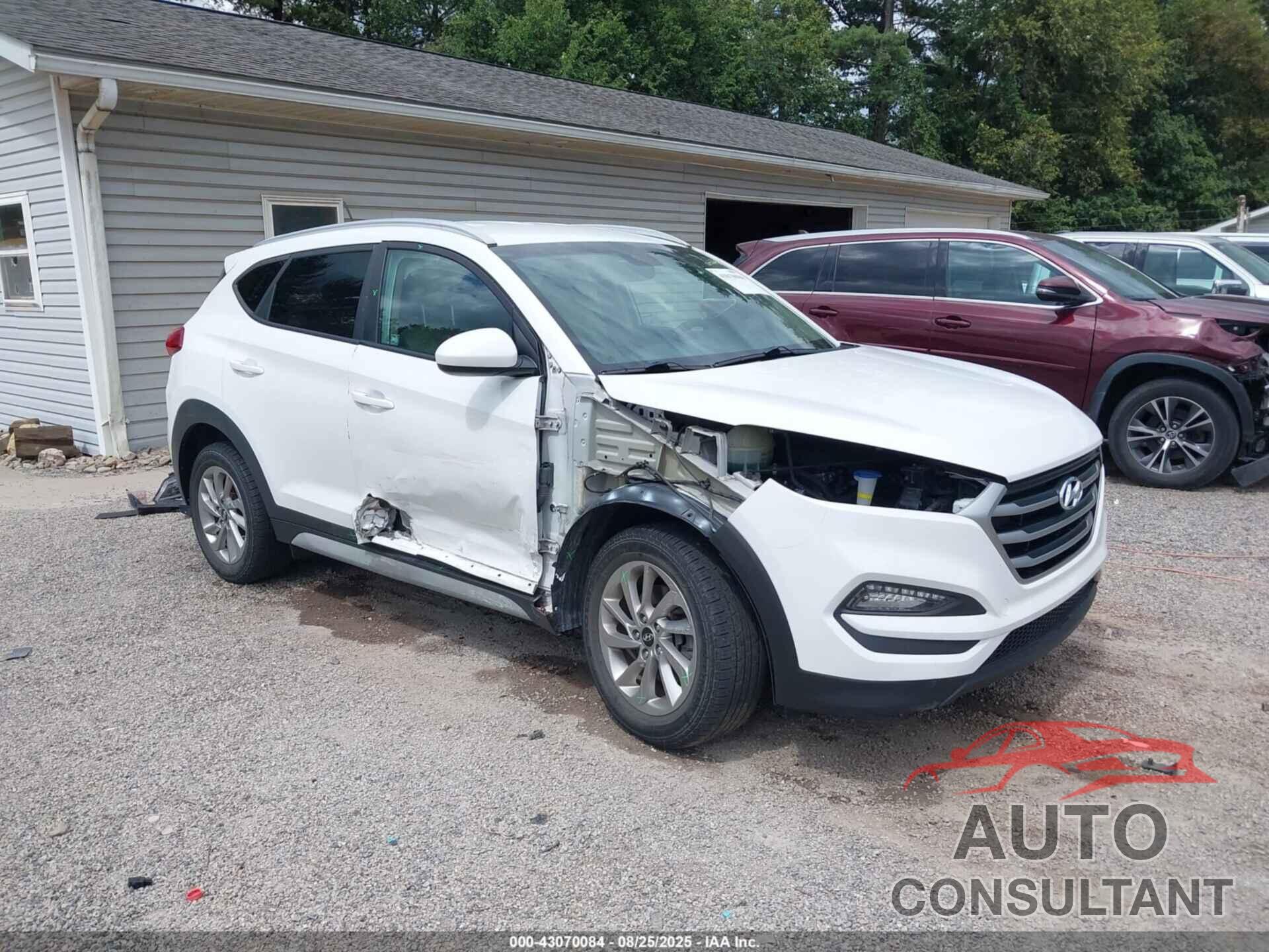 HYUNDAI TUCSON 2017 - KM8J3CA44HU394696