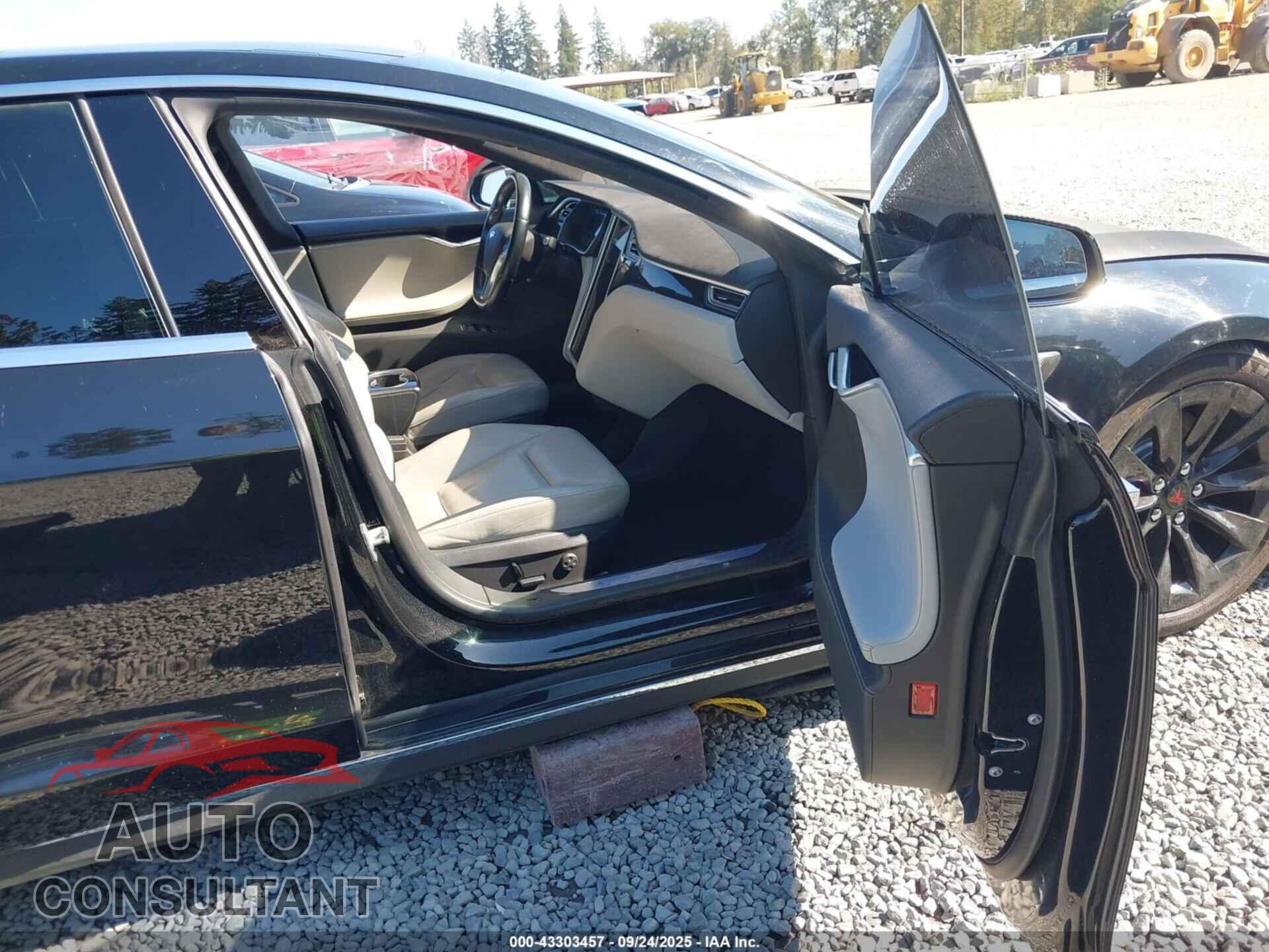 TESLA MODEL S 2015 - 5YJSA1H49FF084915