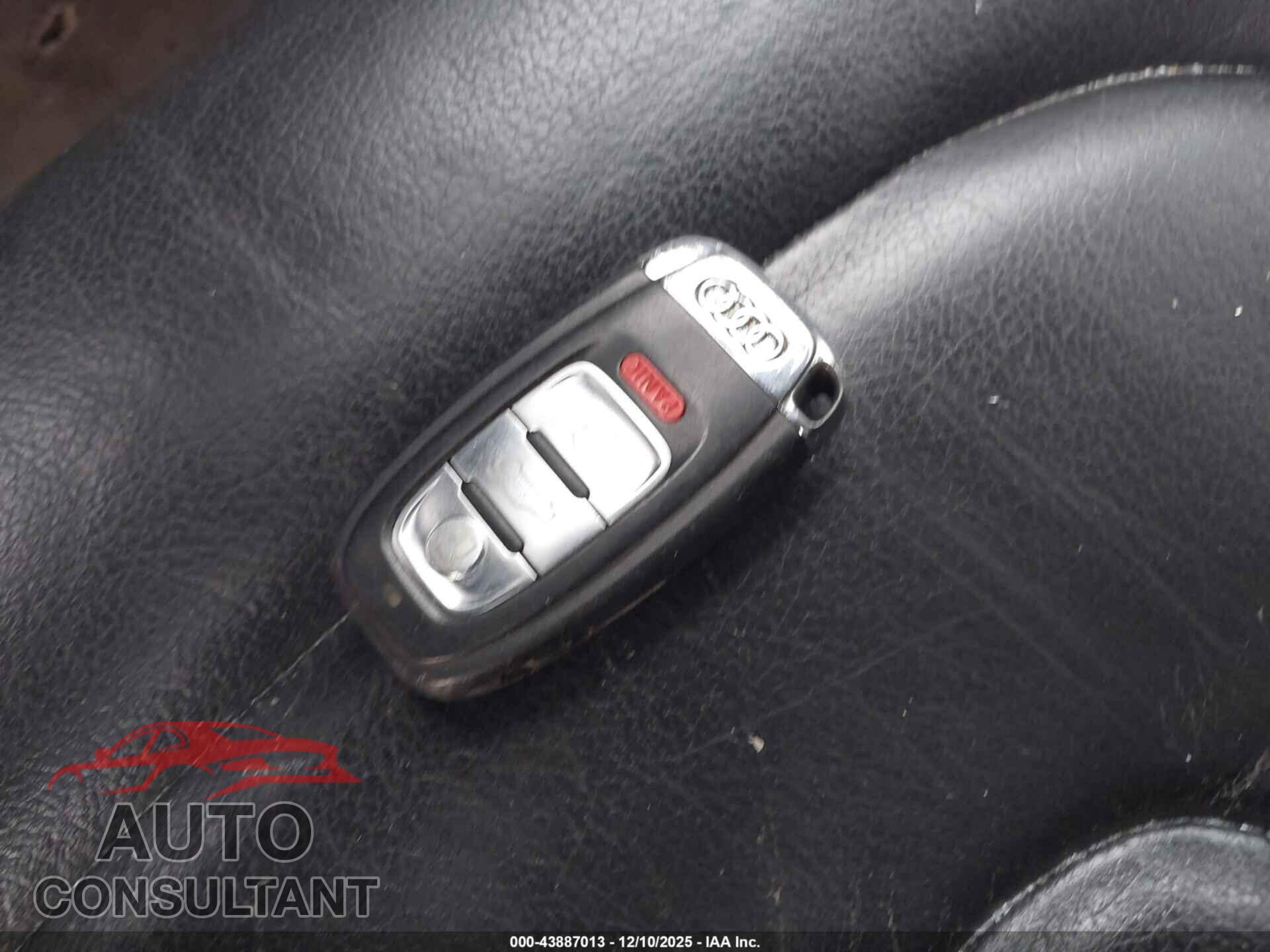 AUDI A4 2011 - WAUDFAFL1BN005587