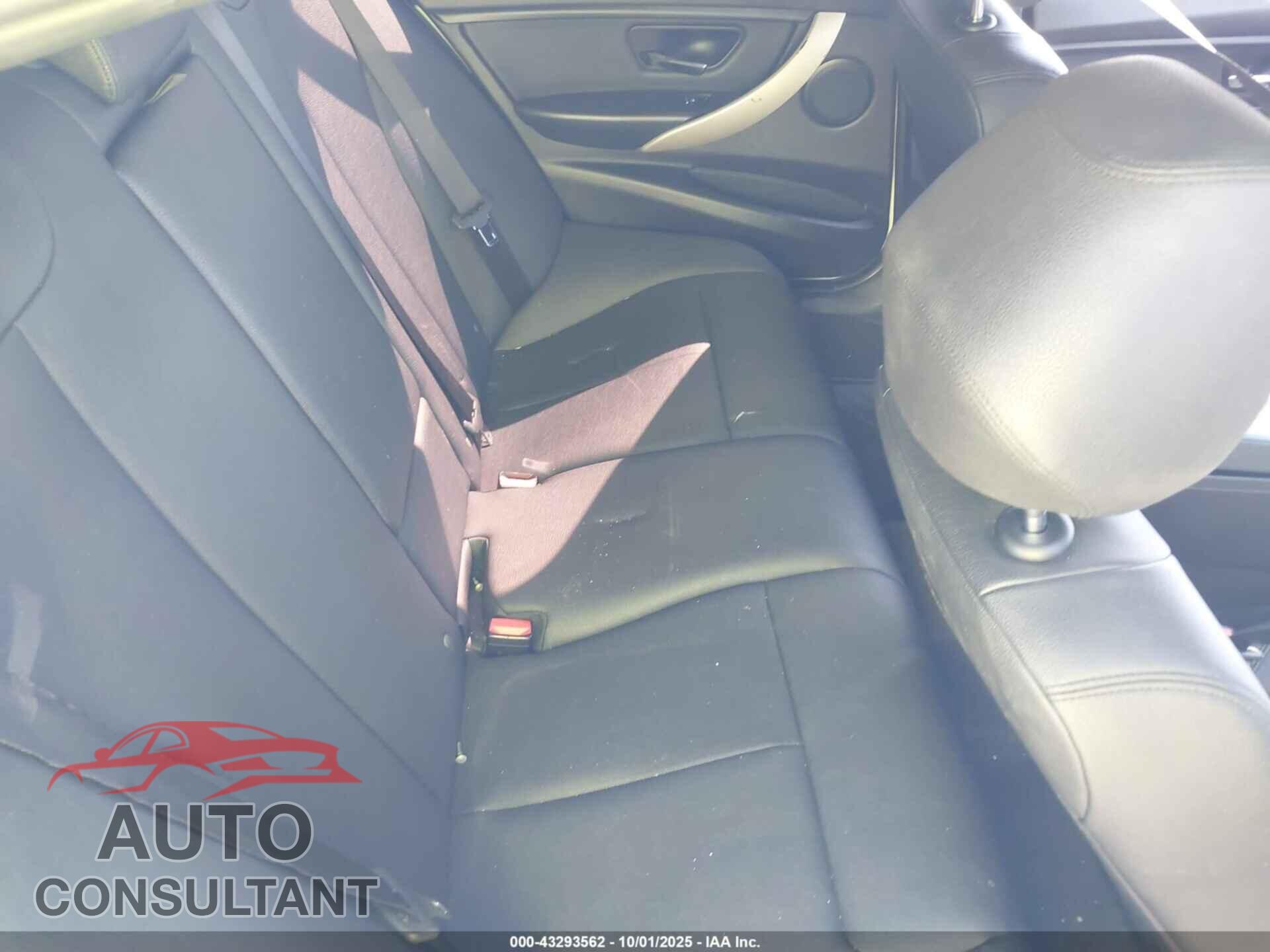 BMW 320I 2017 - WBA8A3C36HK692477