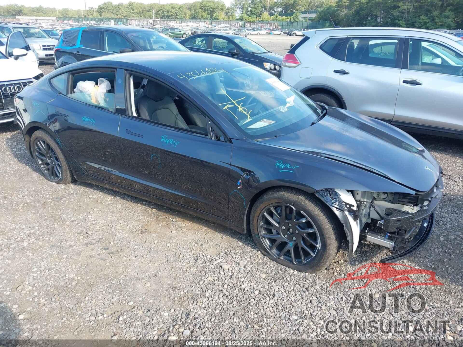 TESLA MODEL 3 2025 - 5YJ3E1EB4SF989312