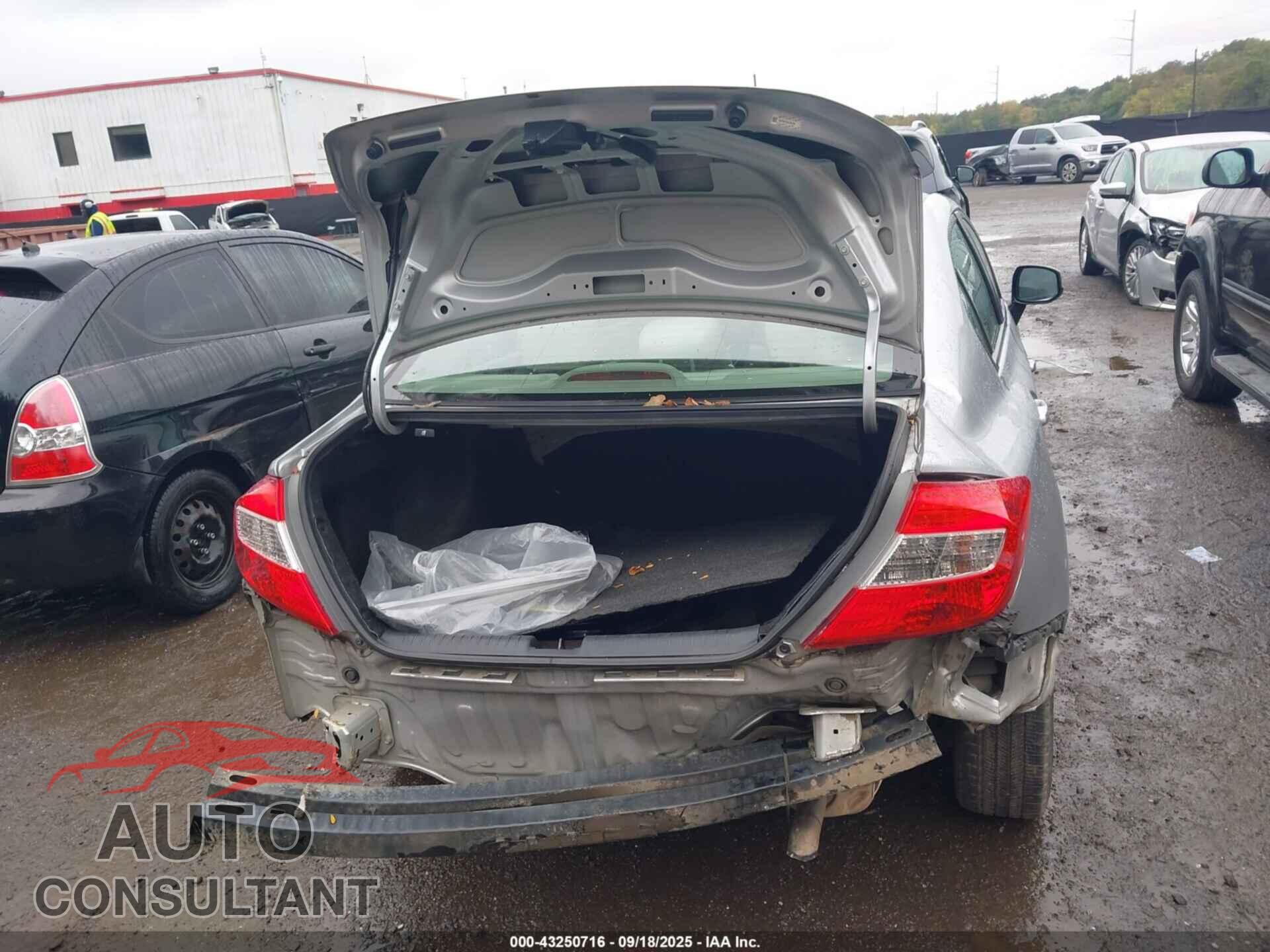 HONDA CIVIC 2012 - 19XFB2F54CE382709