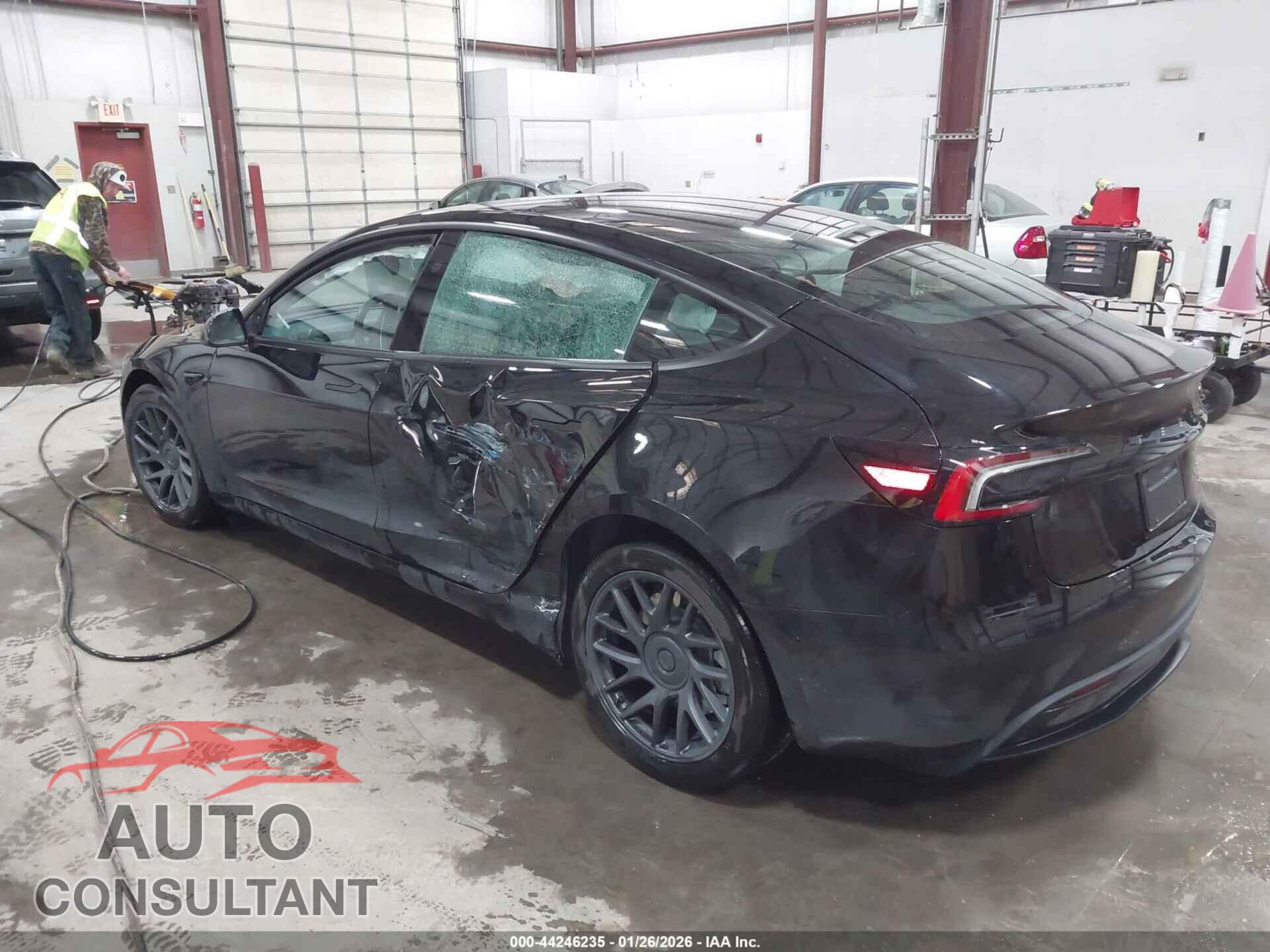 TESLA MODEL 3 2025 - 5YJ3E1EB3SF052936