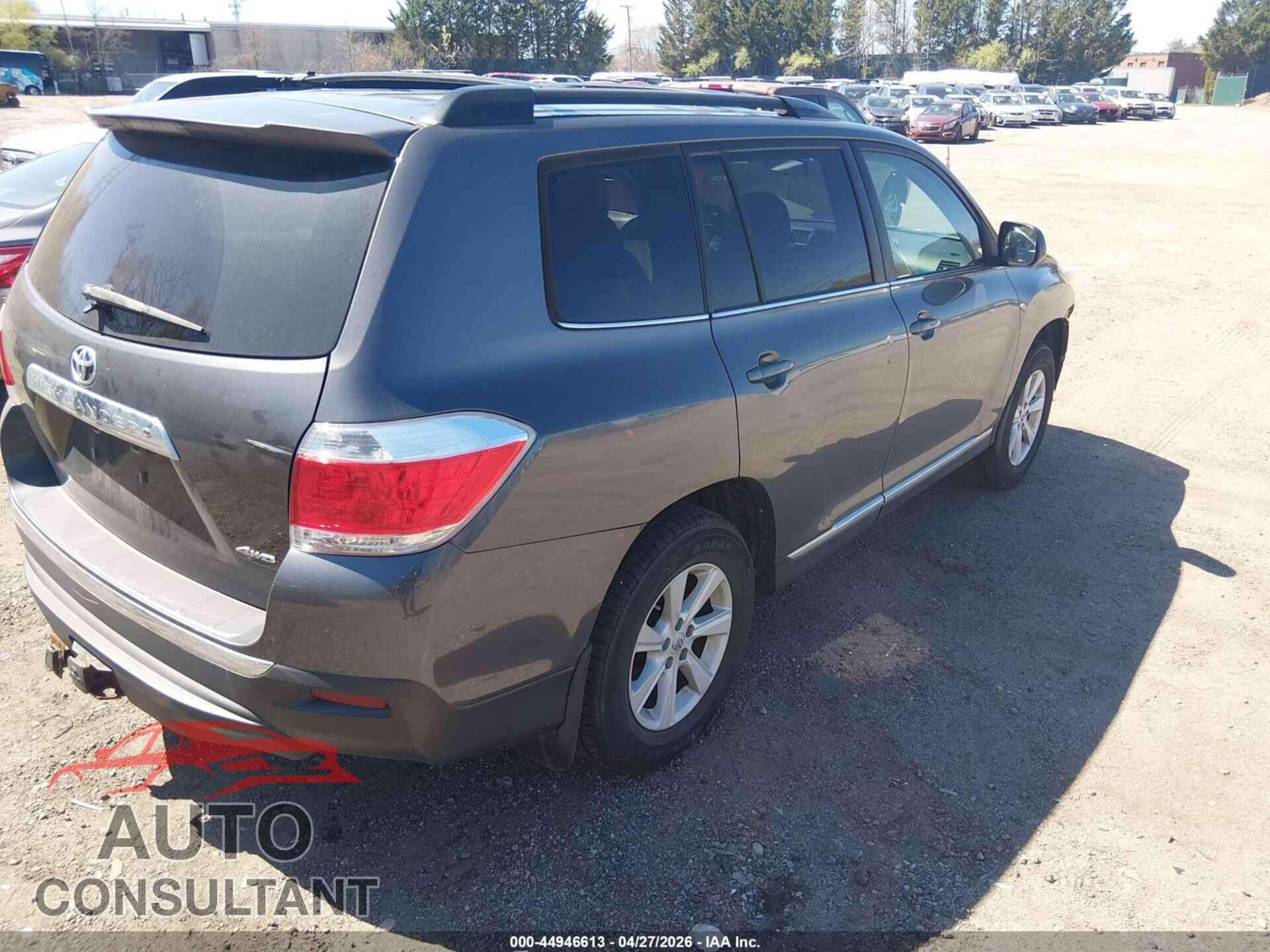 TOYOTA HIGHLANDER 2013 - 5TDBK3EH8DS240886