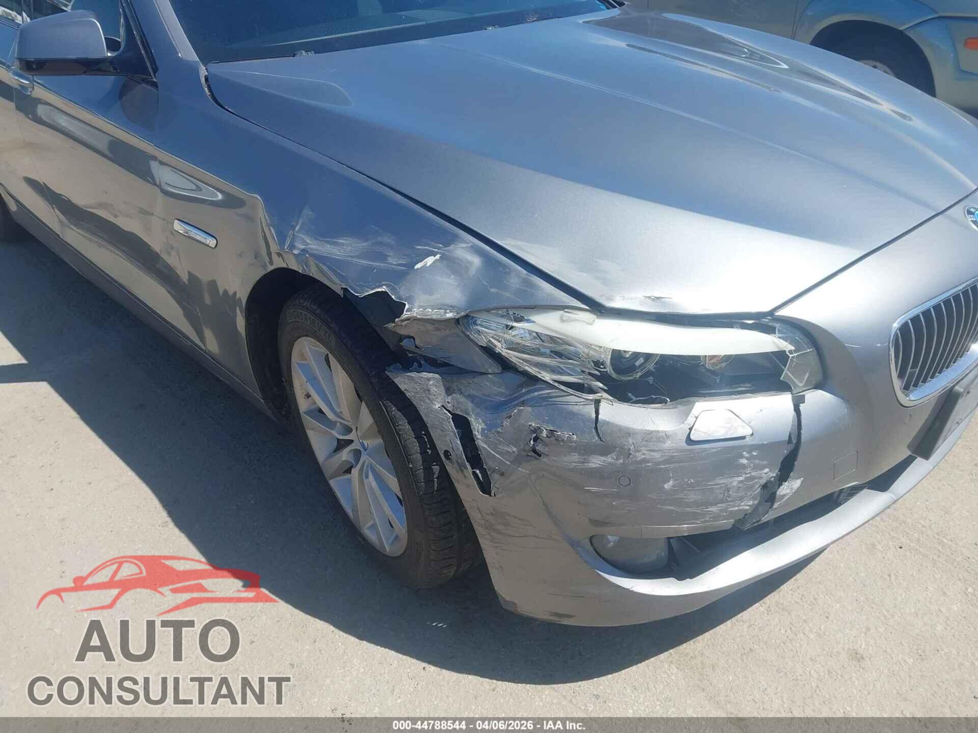BMW 528I 2011 - WBAFR1C56BC737151