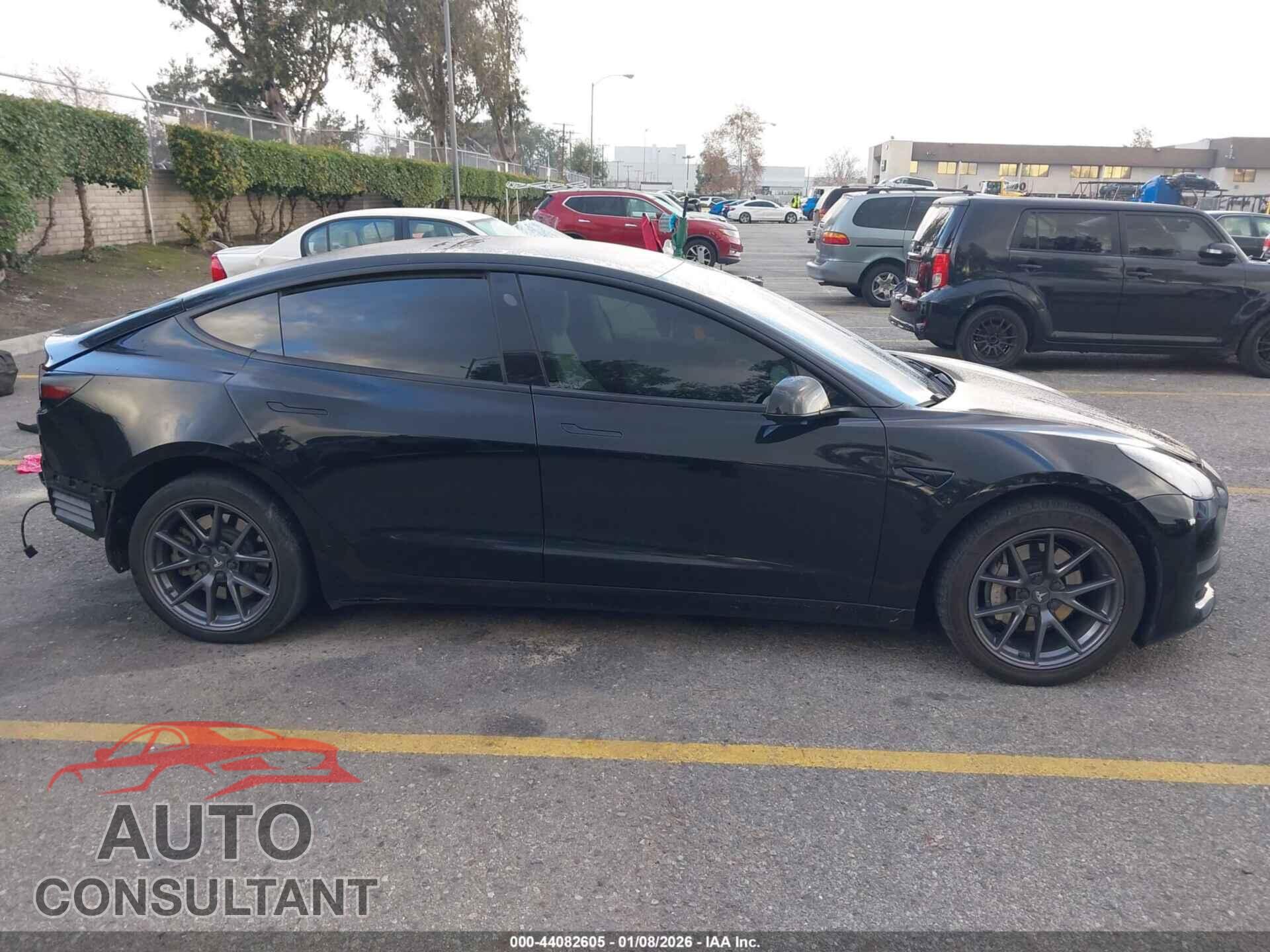 TESLA MODEL 3 2021 - 5YJ3E1EA2MF938613