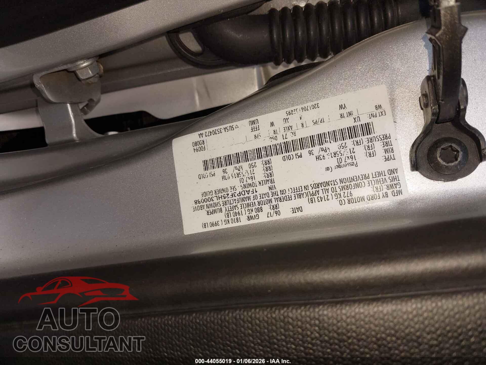FORD FOCUS 2017 - 1FADP3F25HL300088