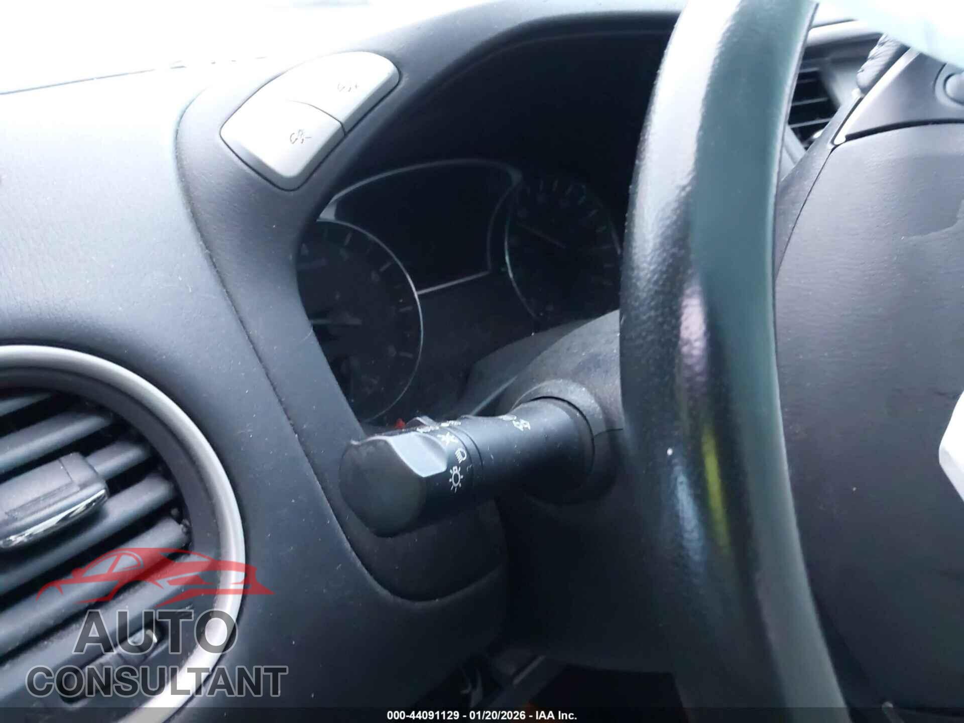 NISSAN PATHFINDER 2017 - 5N1DR2MM5HC642820