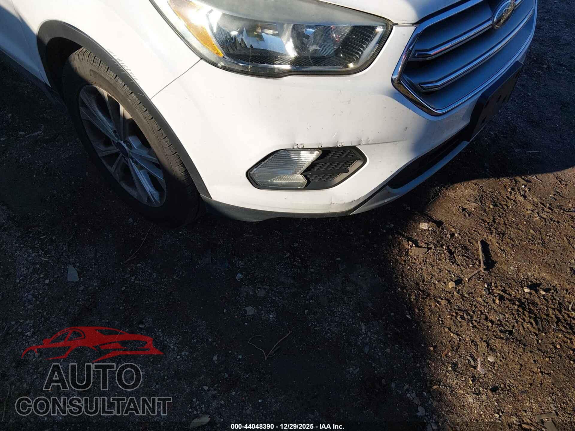 FORD ESCAPE 2017 - 1FMCU0GD8HUB49752