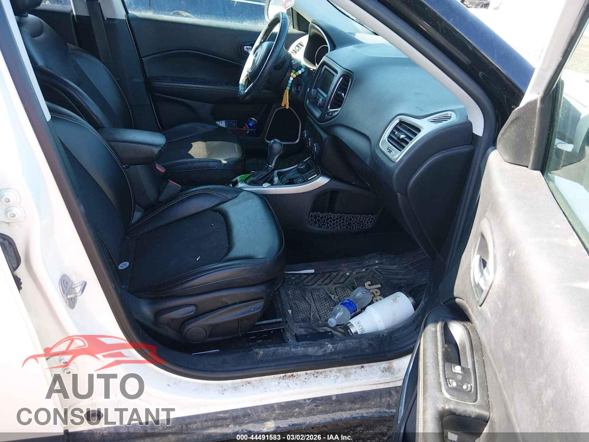 JEEP COMPASS 2018 - 3C4NJDBB4JT314599