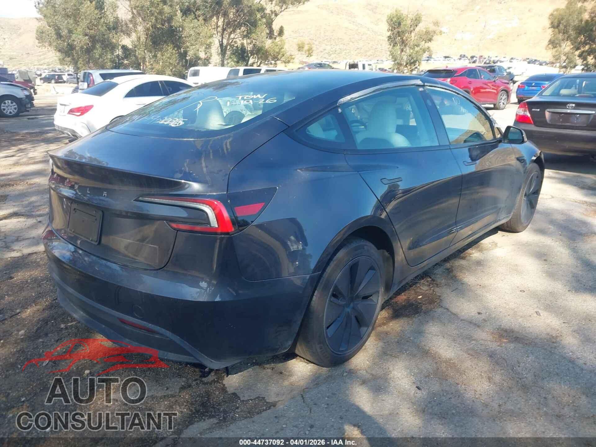 TESLA MODEL 3 2024 - 5YJ3E1EA3RF782220