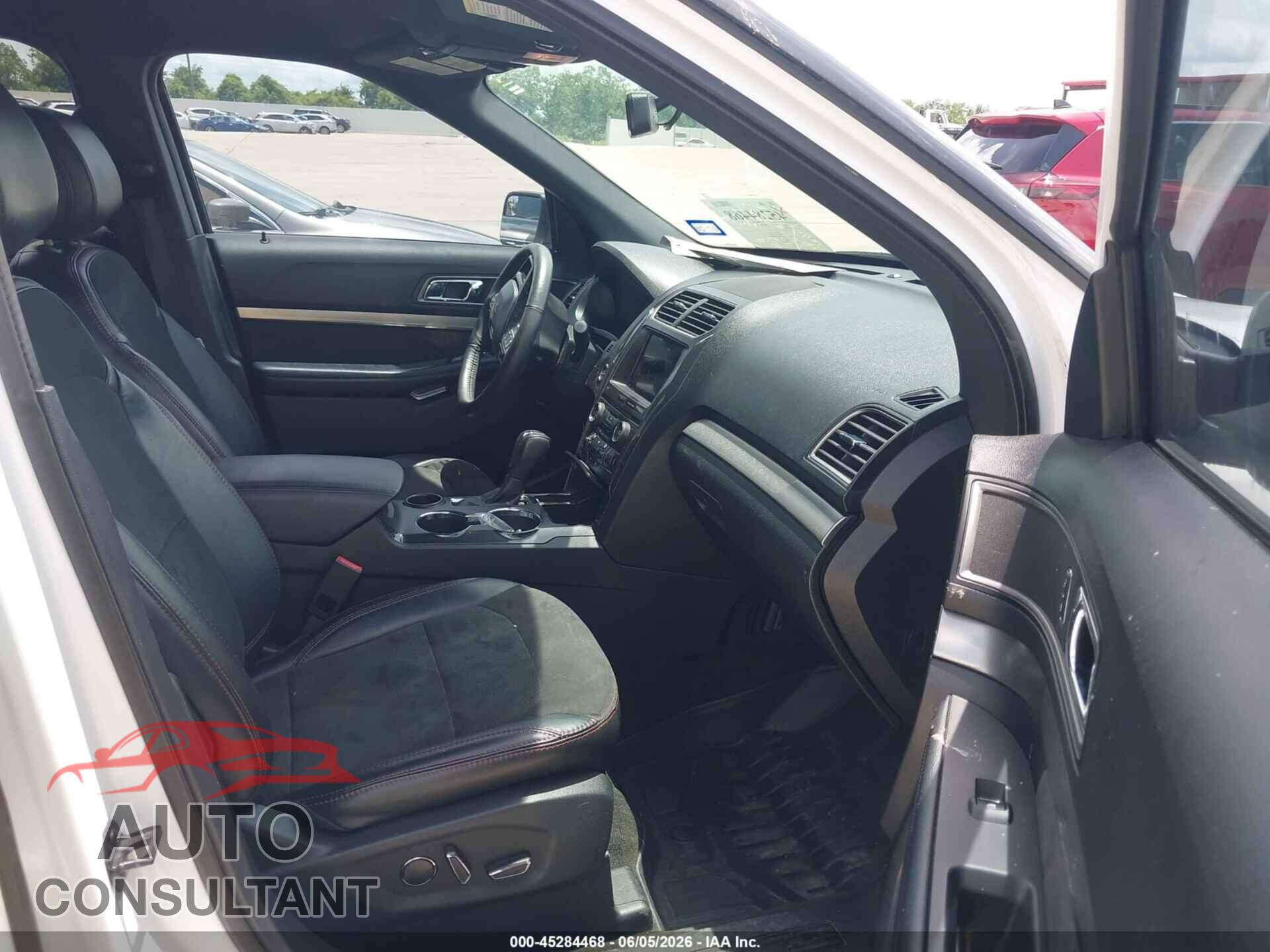 FORD EXPLORER 2018 - 1FM5K7D8XJGB30087