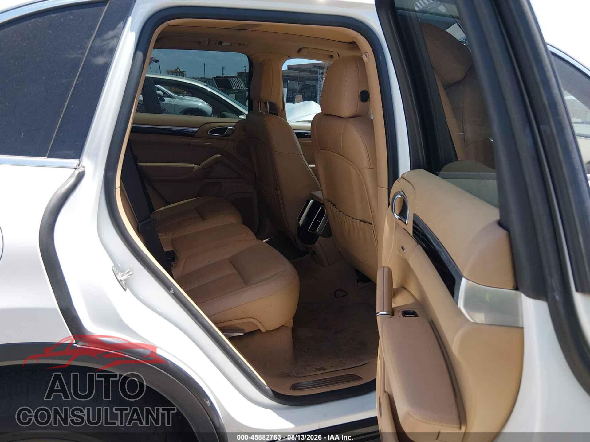 PORSCHE CAYENNE 2016 - WP1AA2A2XGLA02259