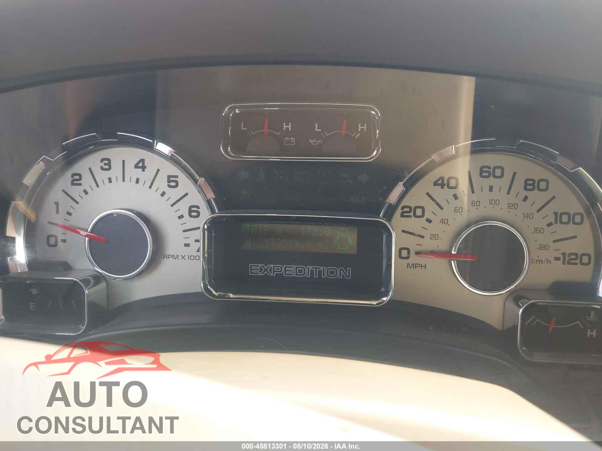 FORD EXPEDITION 2011 - 1FMJU1J52BEF11123