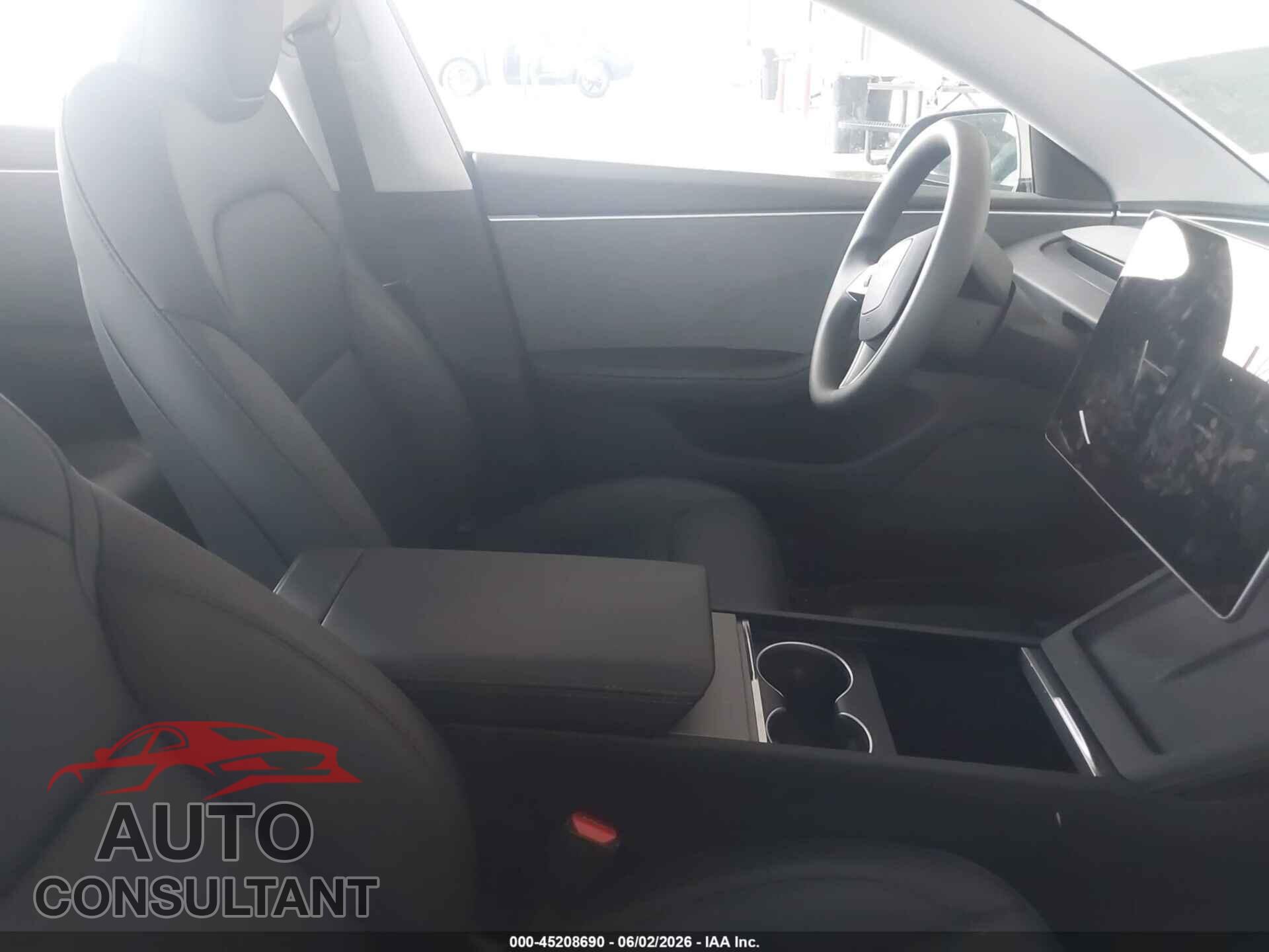 TESLA MODEL 3 2025 - 5YJ3E1EA4SF925181