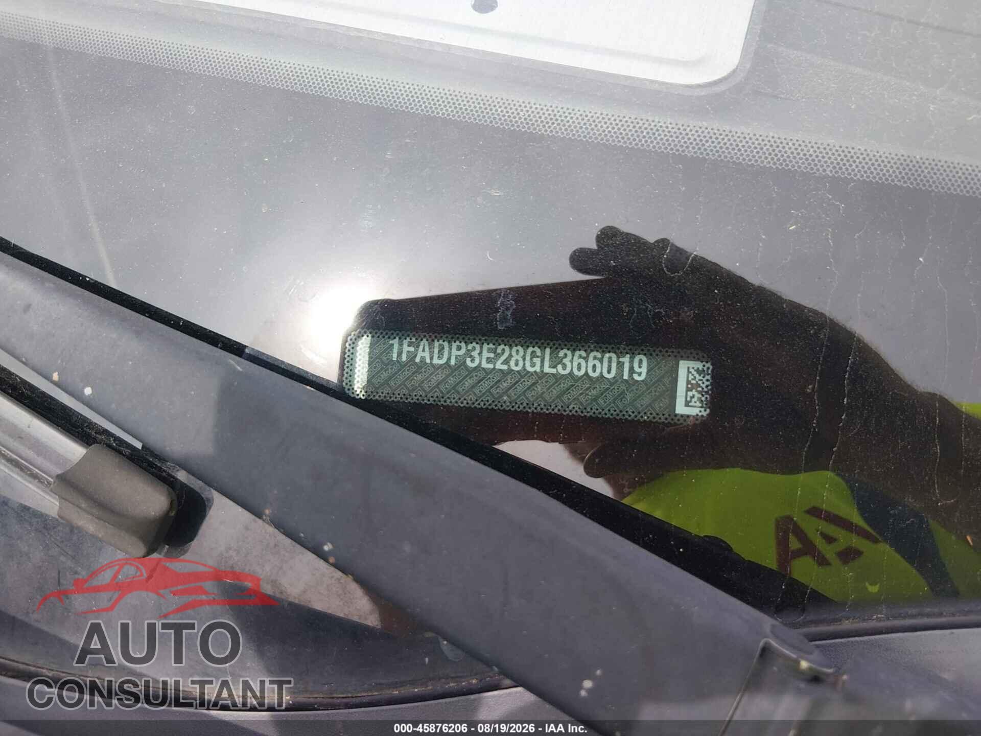 FORD FOCUS 2016 - 1FADP3E28GL366019