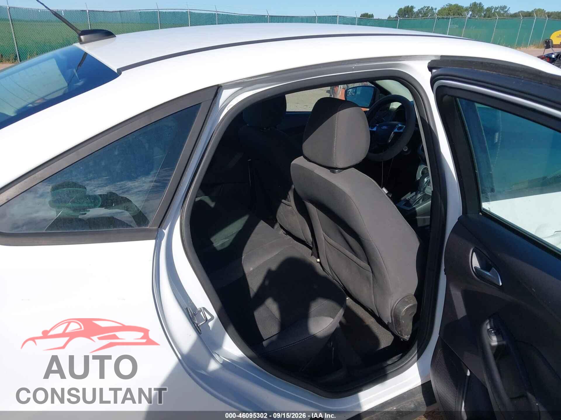 FORD FOCUS 2014 - 1FADP3F2XEL403860