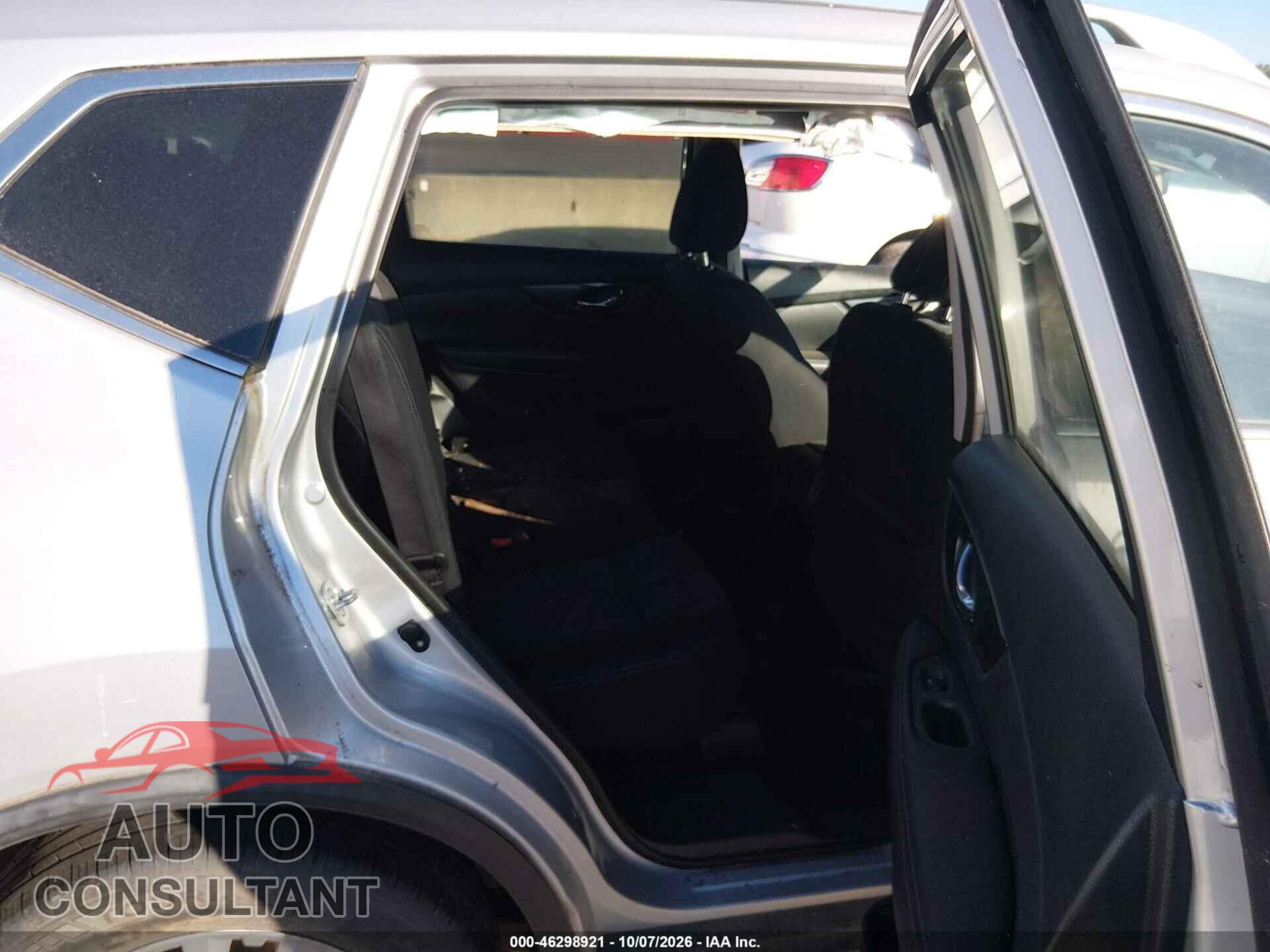 NISSAN ROGUE 2017 - KNMAT2MV2HP543799