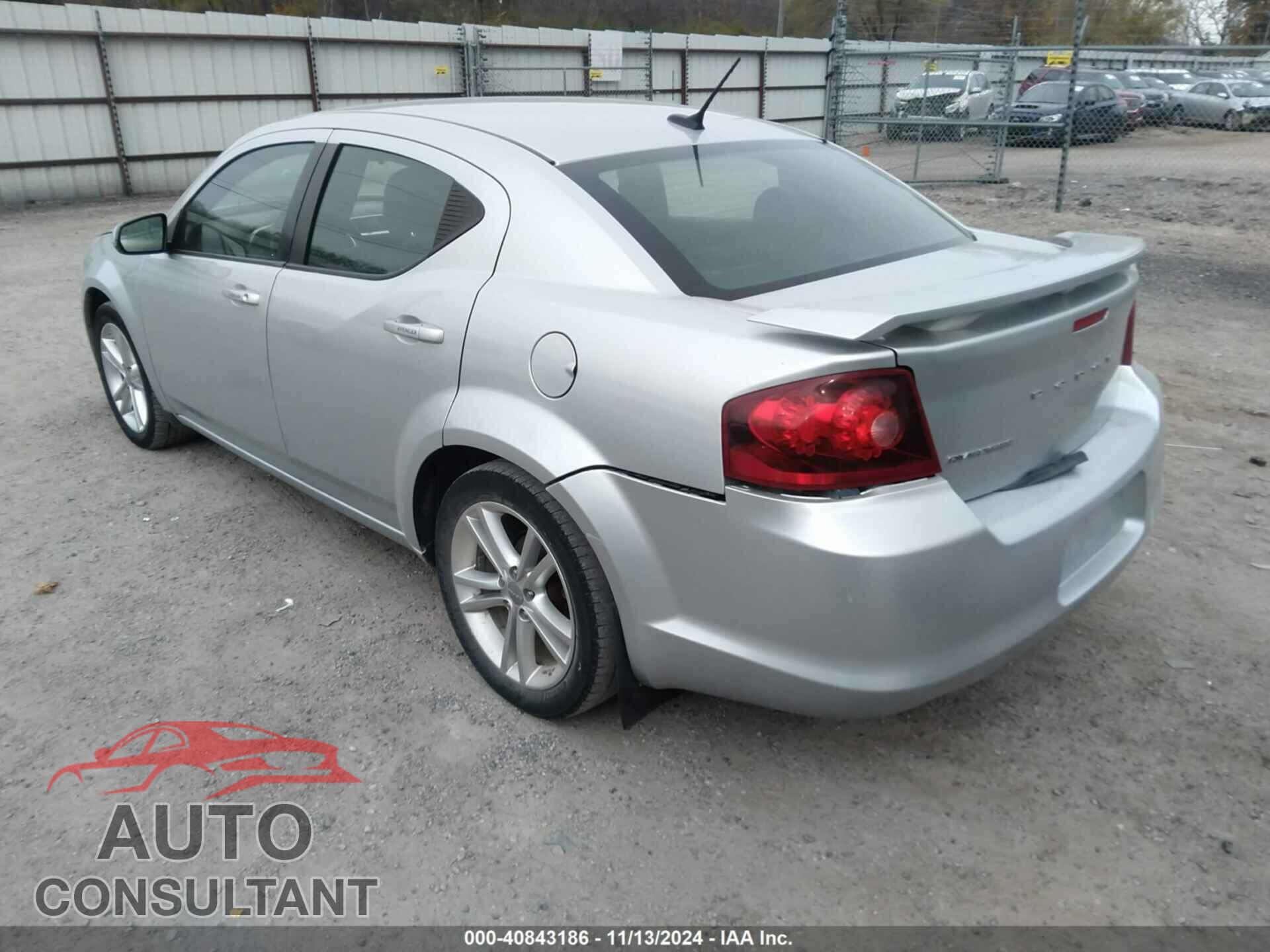 DODGE AVENGER 2011 - 1B3BD1FG5BN558263