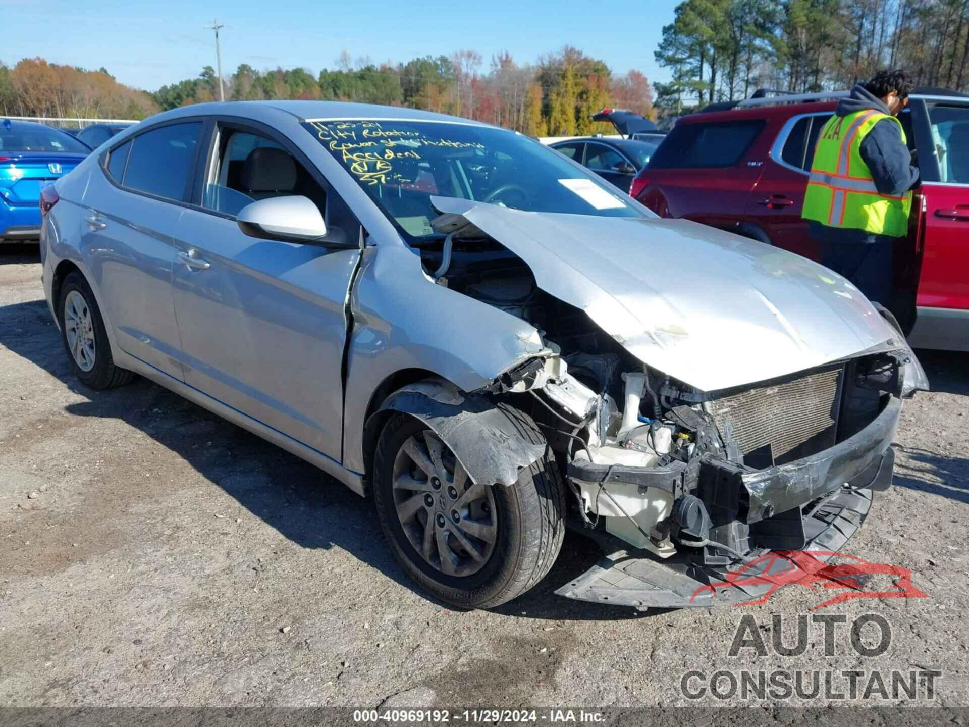 HYUNDAI ELANTRA 2019 - KMHD74LF0KU759128