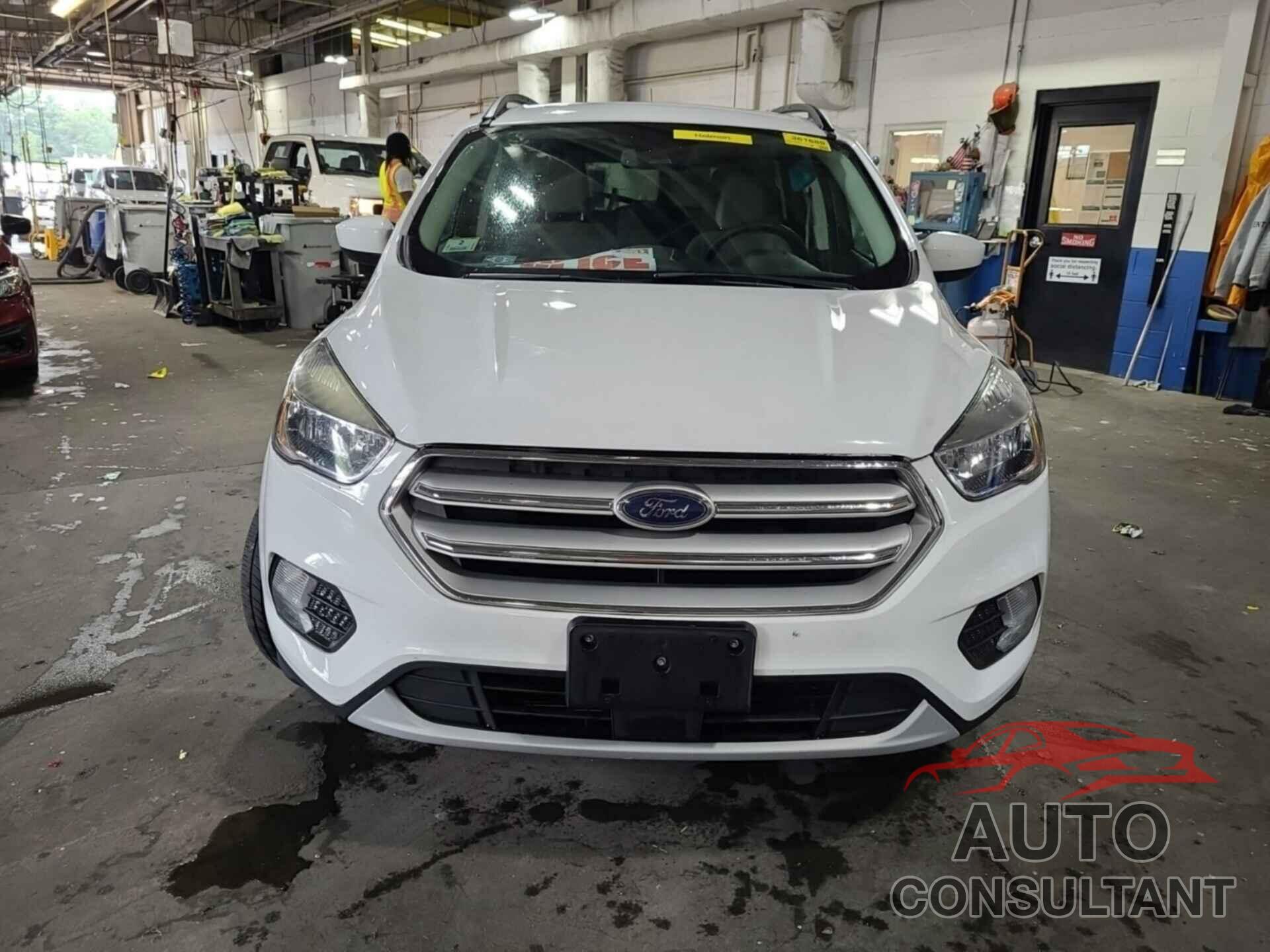 FORD ESCAPE 2018 - 1FMCU9GD2JUB76682