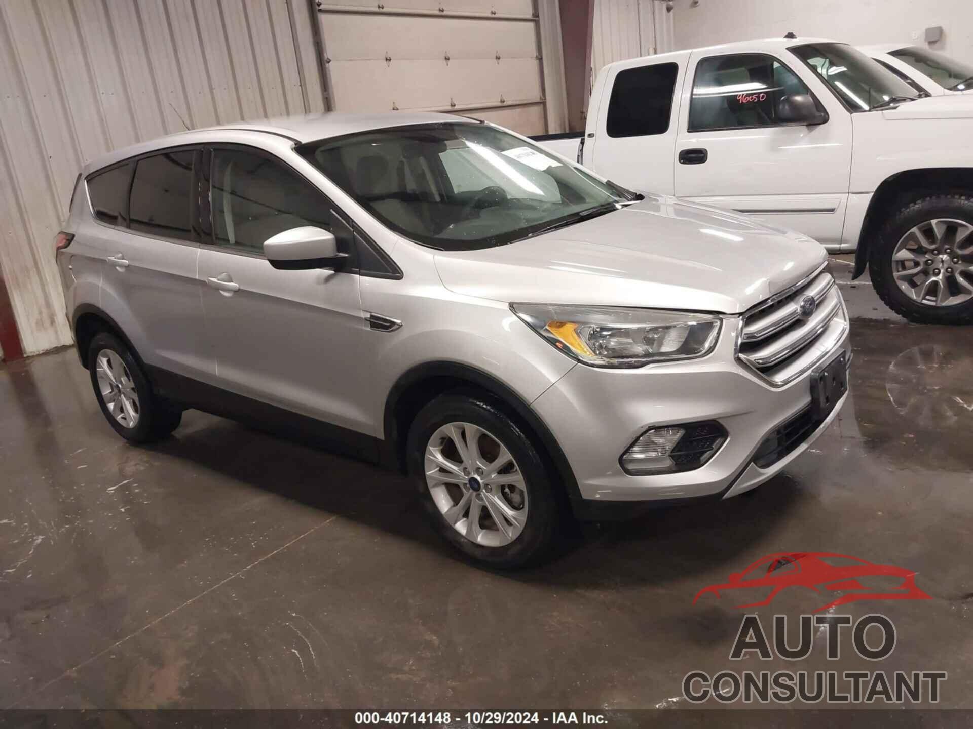 FORD ESCAPE 2017 - 1FMCU9G95HUE76612