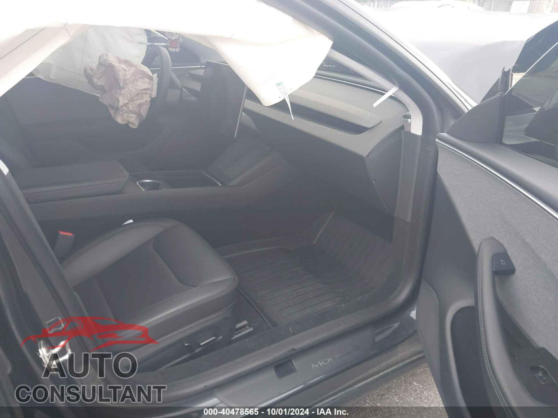 TESLA MODEL 3 2024 - 5YJ3E1EA4RF717652