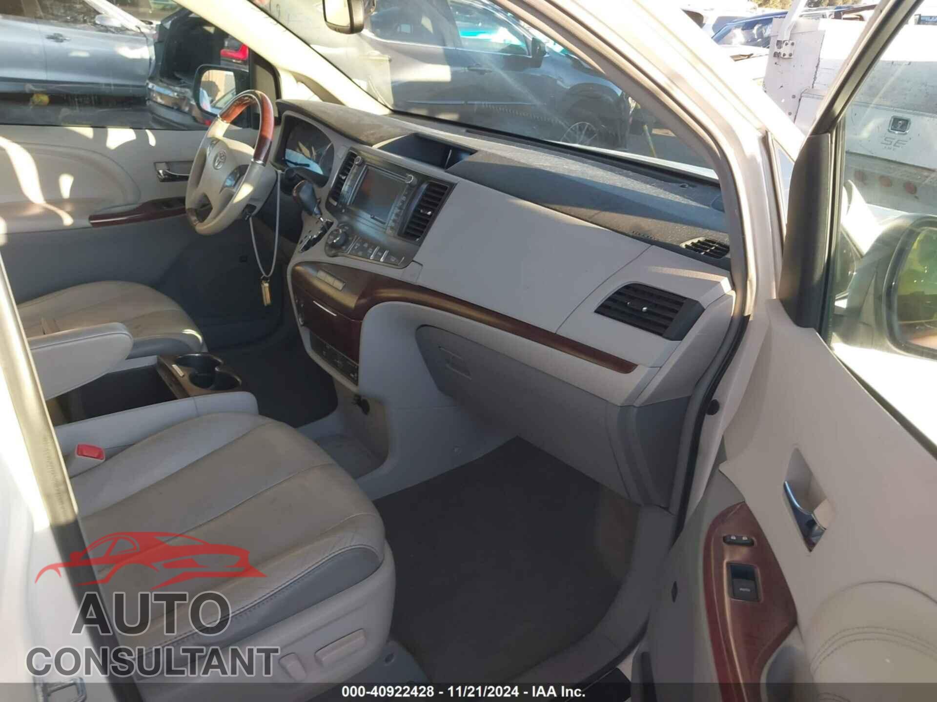 TOYOTA SIENNA 2012 - 5TDYK3DC1CS236578