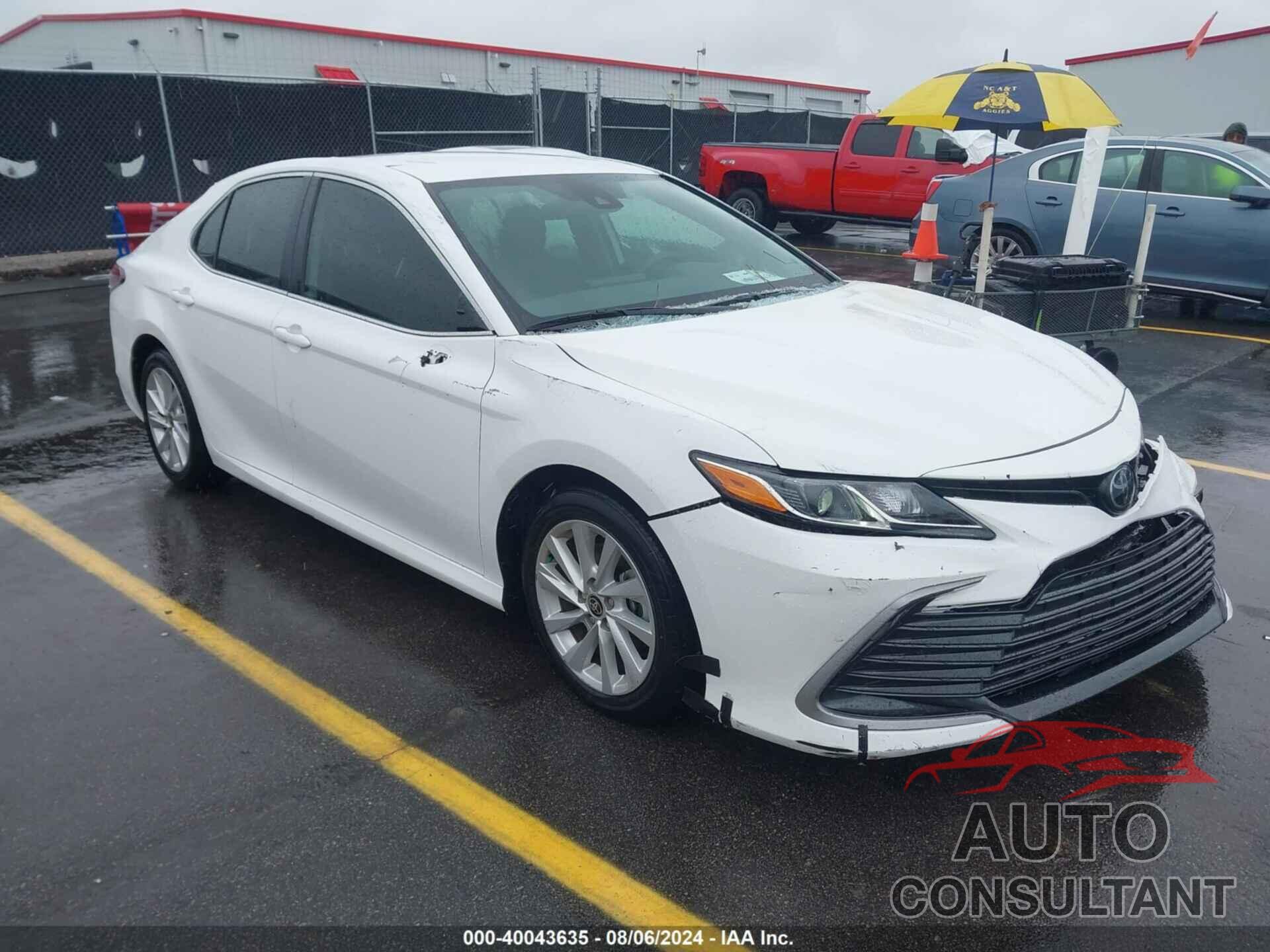 TOYOTA CAMRY 2022 - 4T1C11AK7NU713022