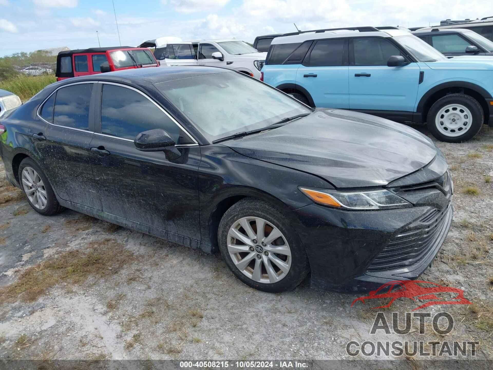 TOYOTA CAMRY 2018 - 4T1B11HK3JU060748