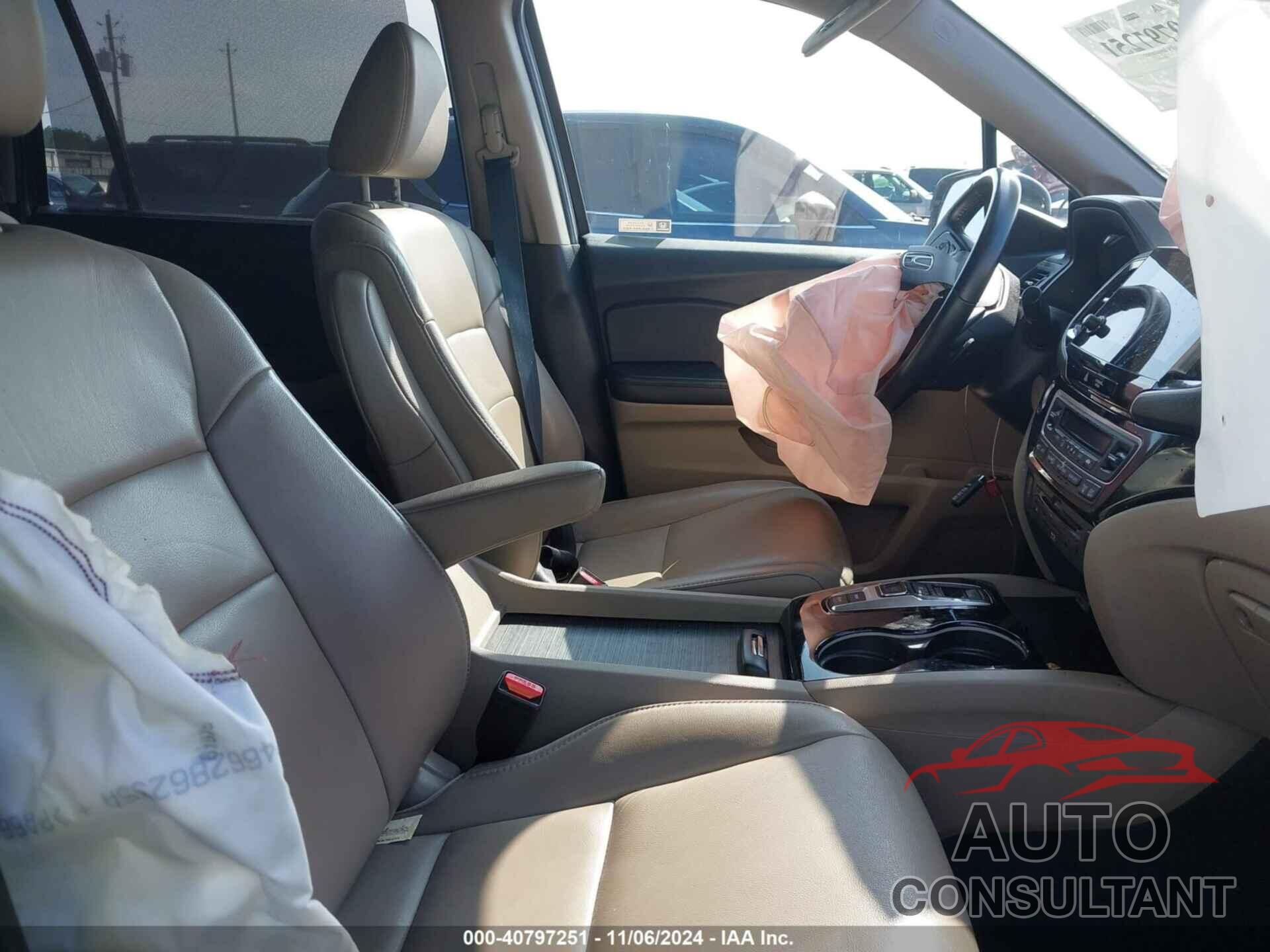 HONDA PILOT 2019 - 5FNYF5H62KB009696