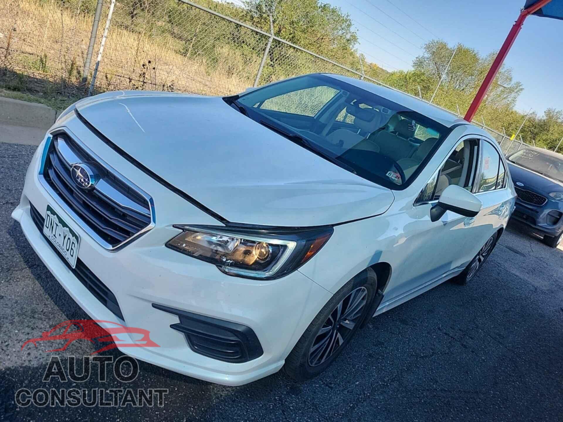 SUBARU LEGACY 2019 - 4S3BNAF69K3020485