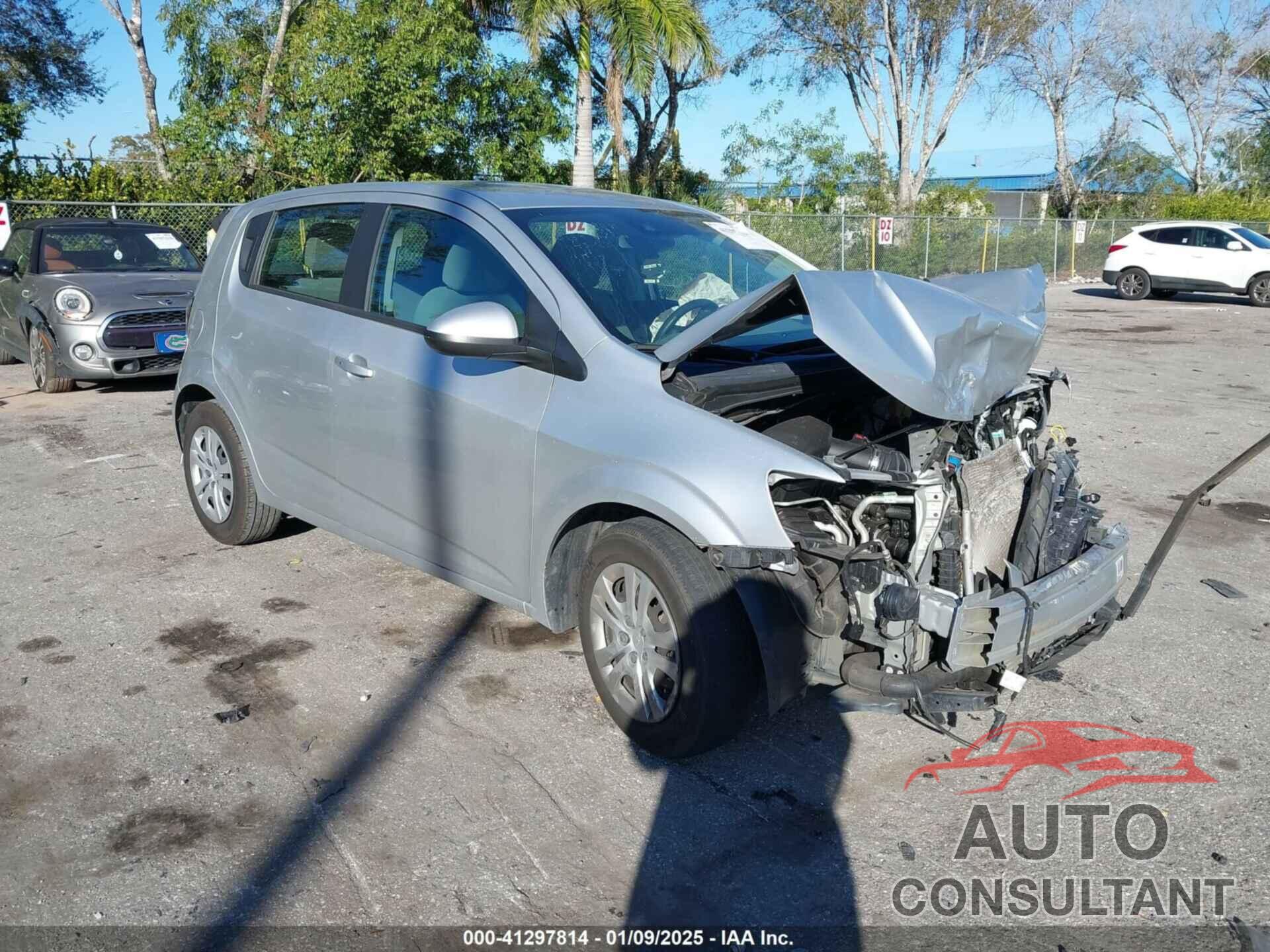 CHEVROLET SONIC 2020 - 1G1JG6SB6L4120442
