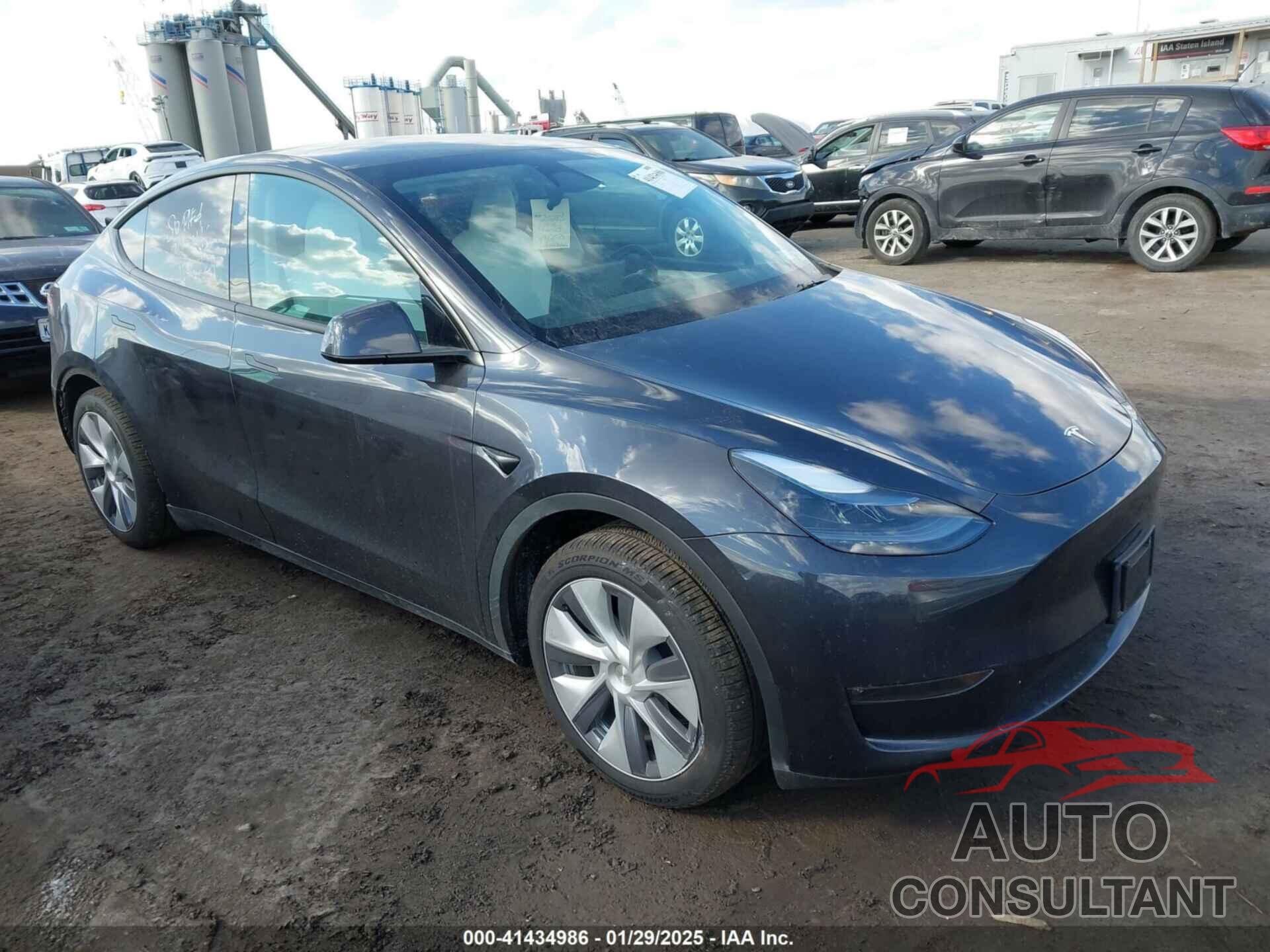 TESLA MODEL Y 2024 - 7SAYGDEE9RA265637