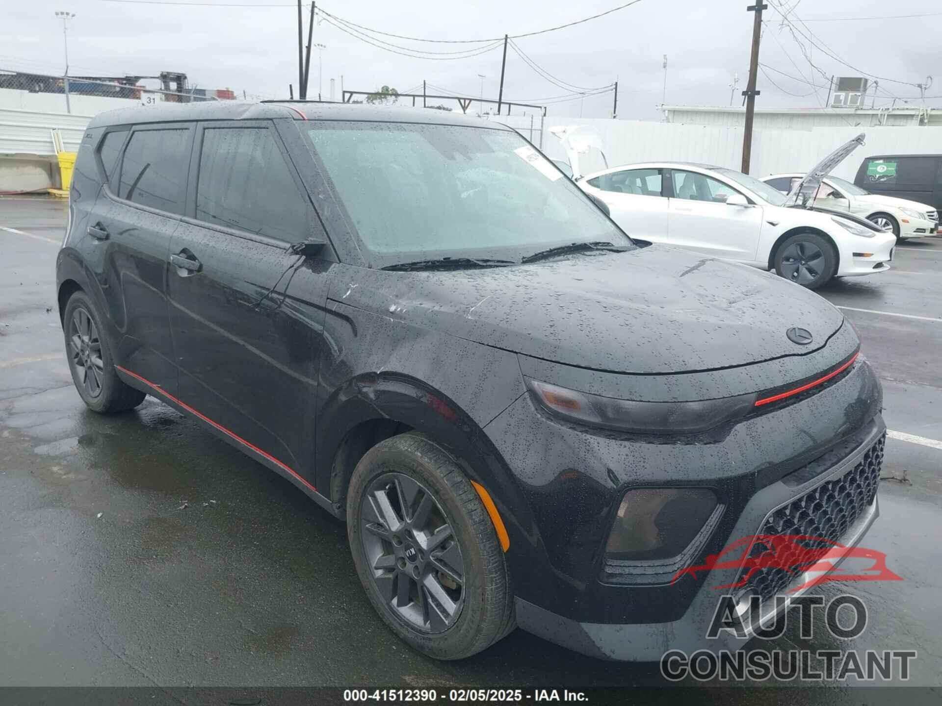 KIA SOUL 2021 - KNDJ33AU2M7758546
