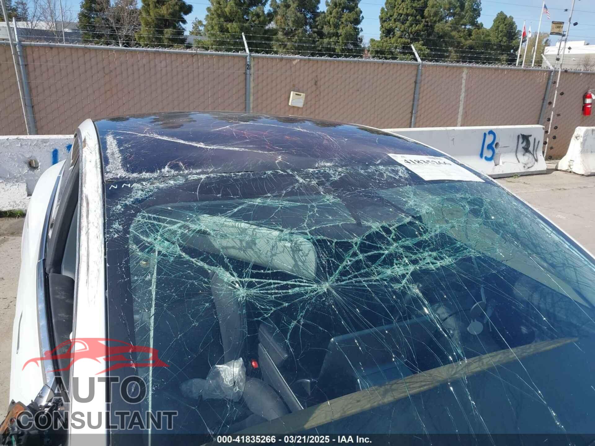 TESLA MODEL 3 2018 - 5YJ3E1EB7JF108519