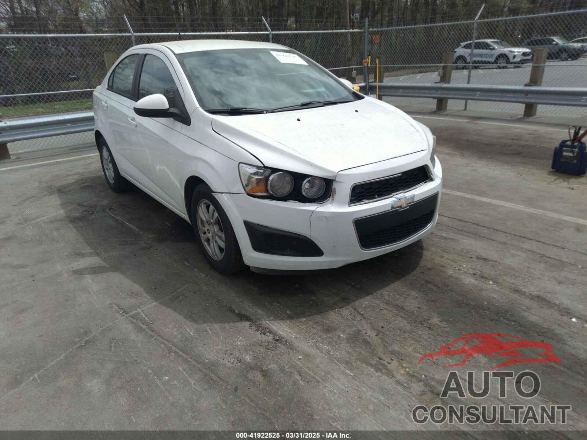 CHEVROLET SONIC 2012 - 1G1JB5SH8C4215968