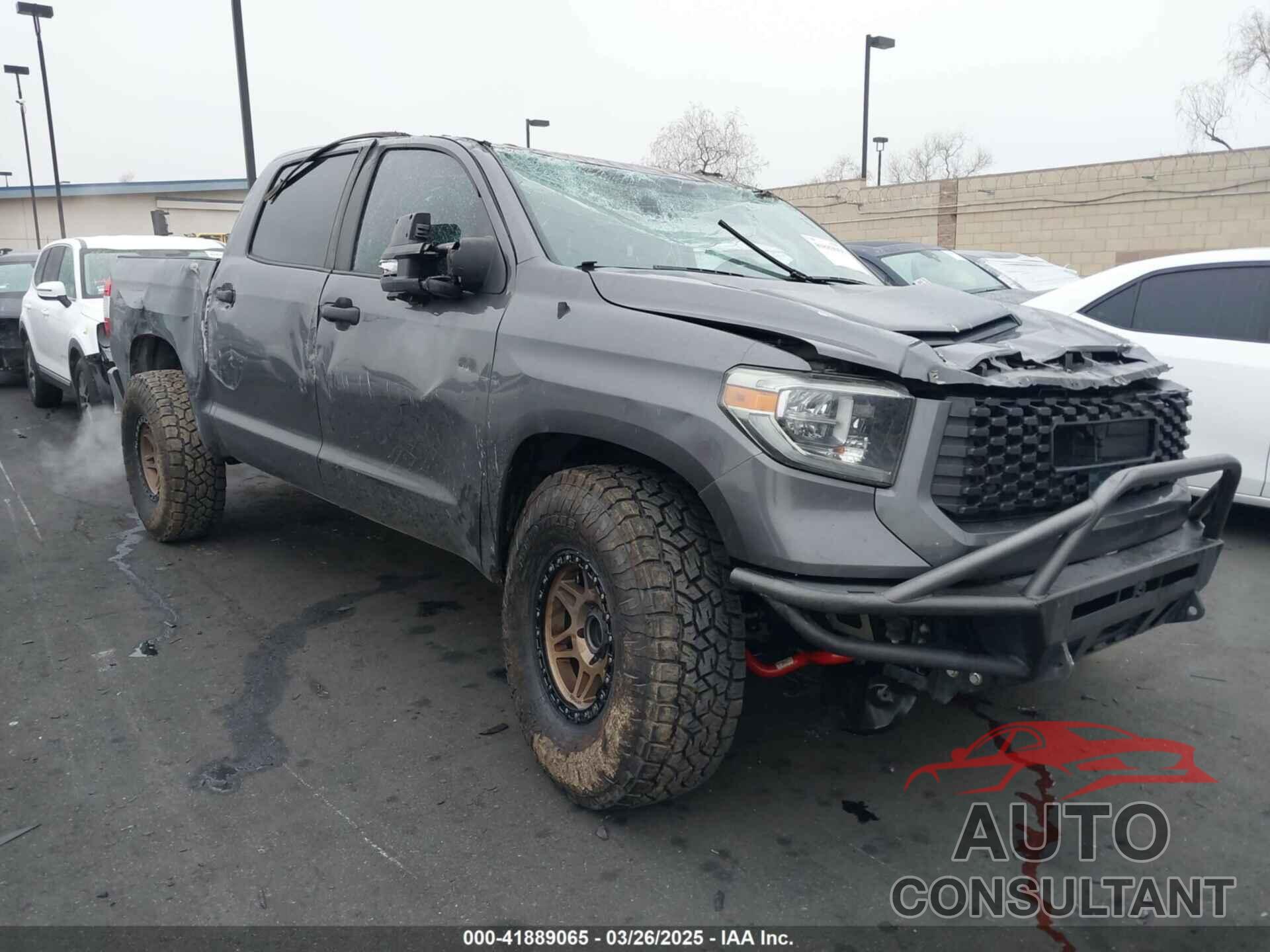 TOYOTA TUNDRA 2018 - 5TFDY5F18JX768731