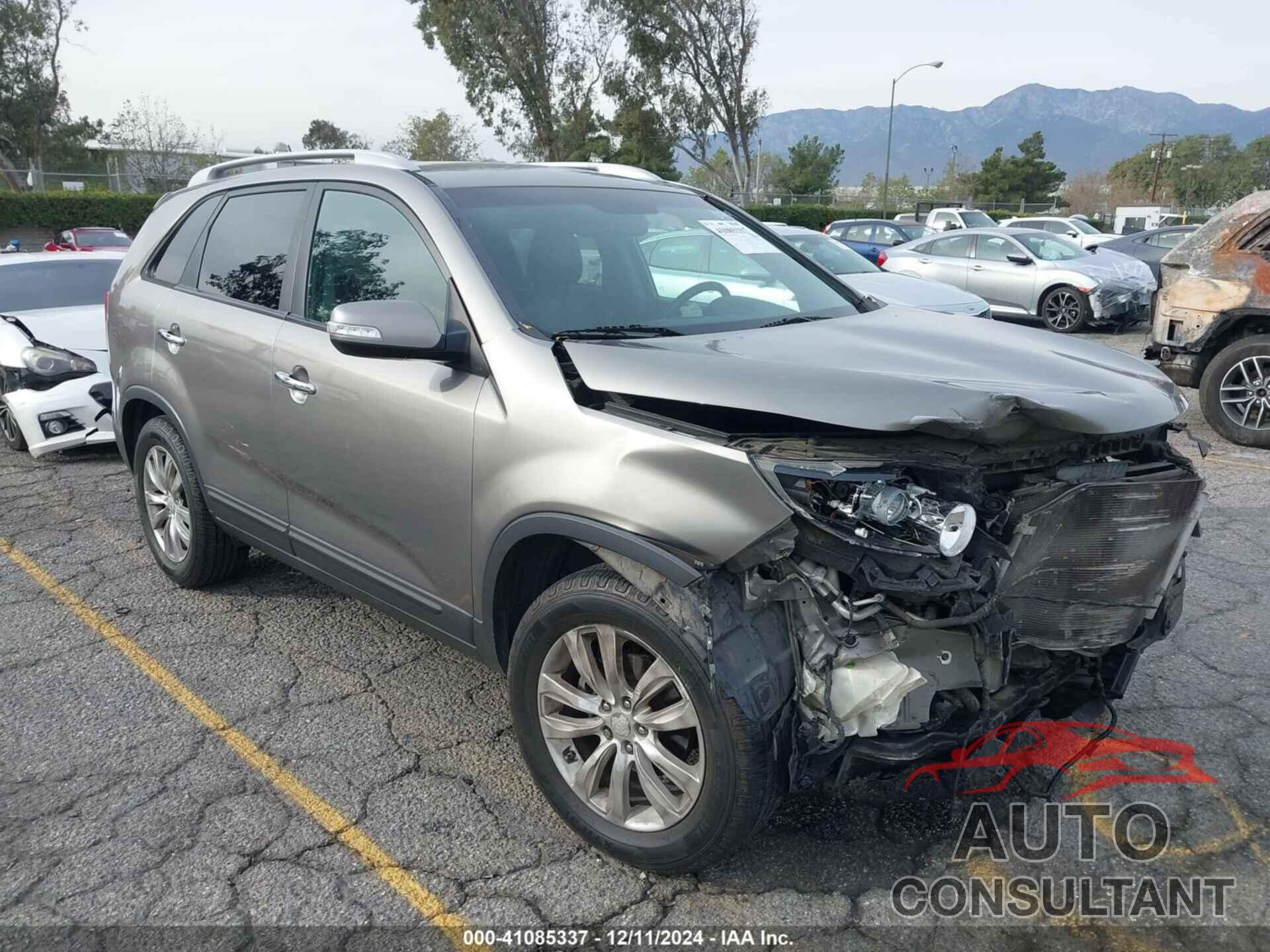 KIA SORENTO 2011 - 5XYKU3A13BG093681