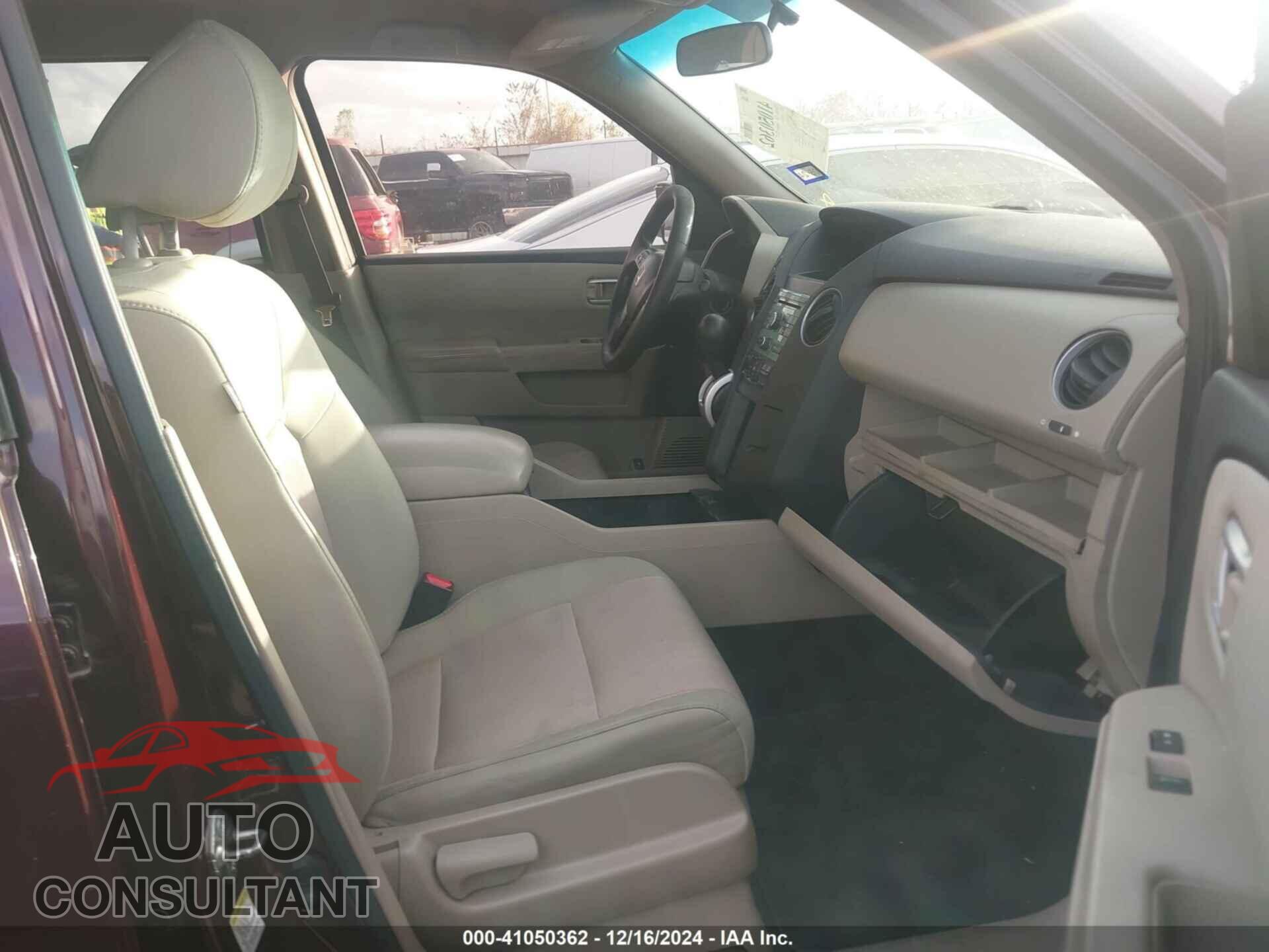HONDA PILOT 2011 - 5FNYF3H48BB006594