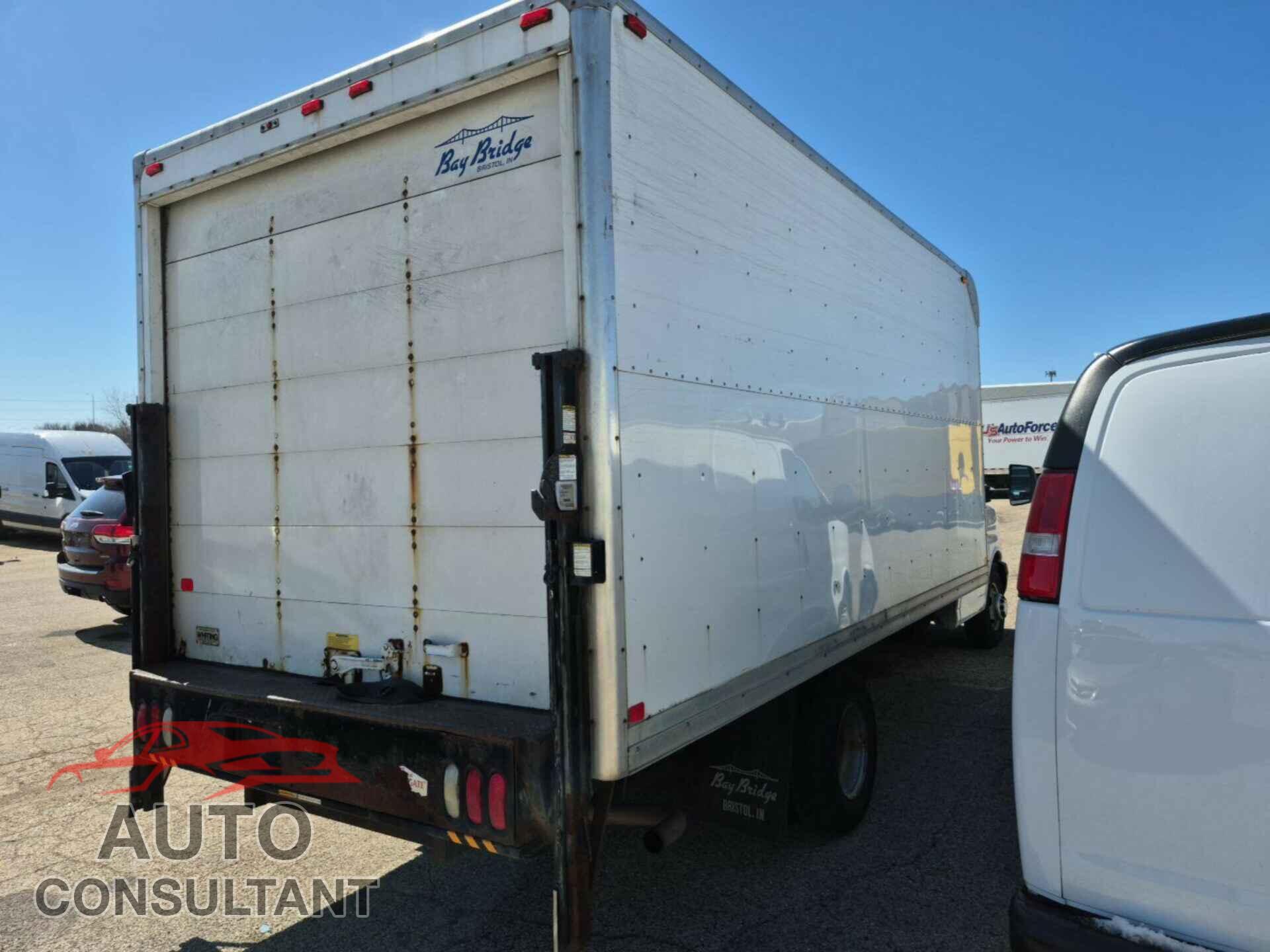 CHEVROLET EXPRESS CUTAWAY 2011 - 1GB3G4CG5B1176889