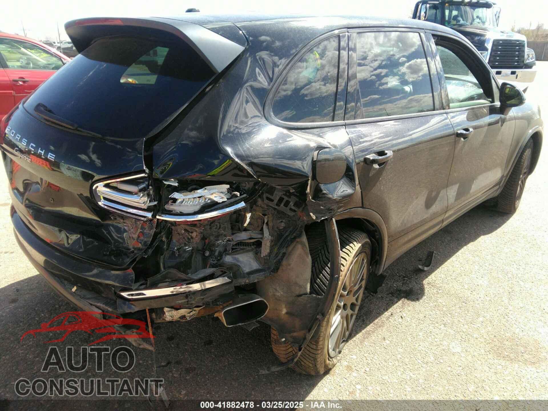 PORSCHE CAYENNE 2017 - WP1AA2A24HKA84898