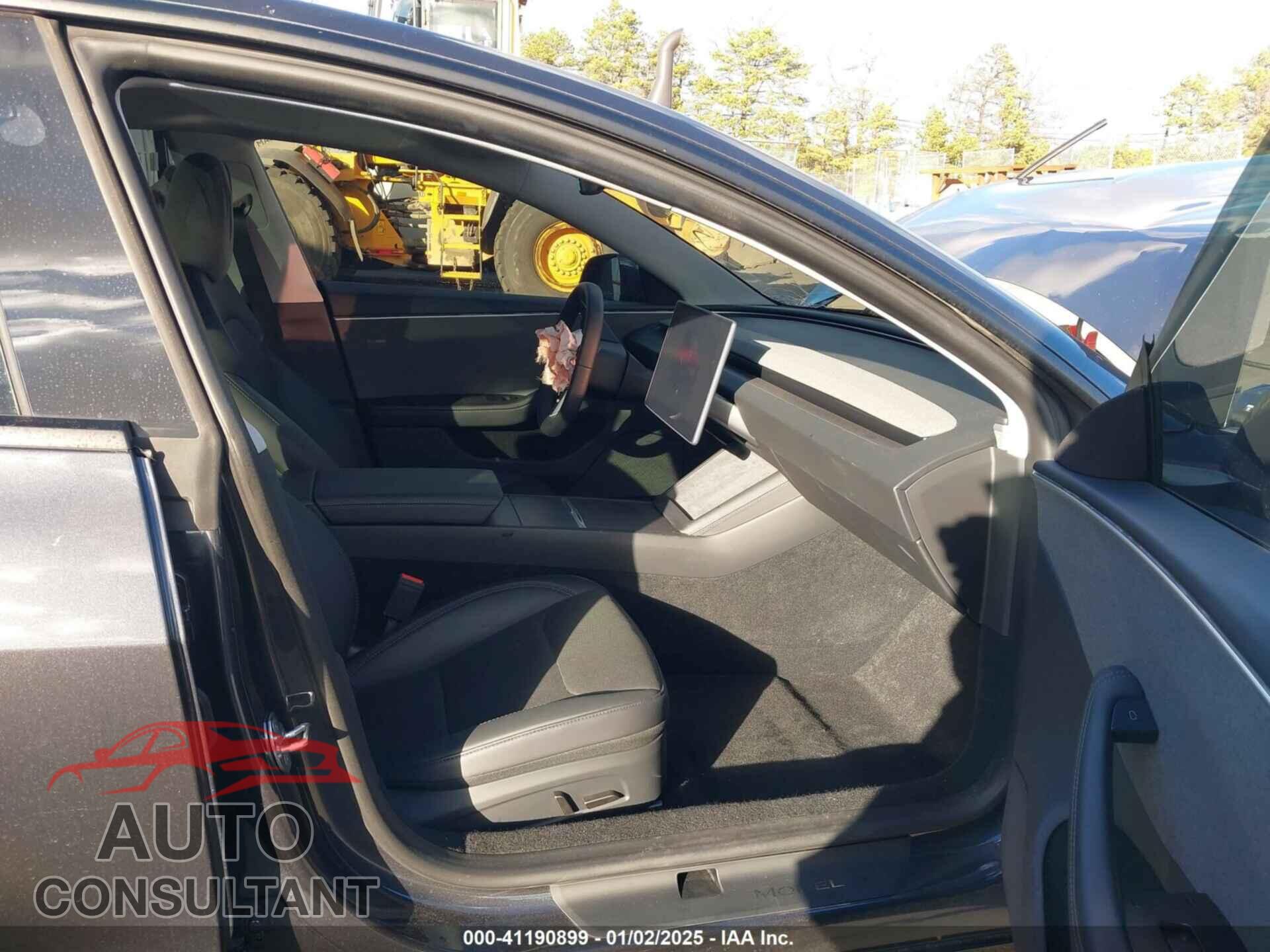 TESLA MODEL 3 2024 - 5YJ3E1EA2RF736068