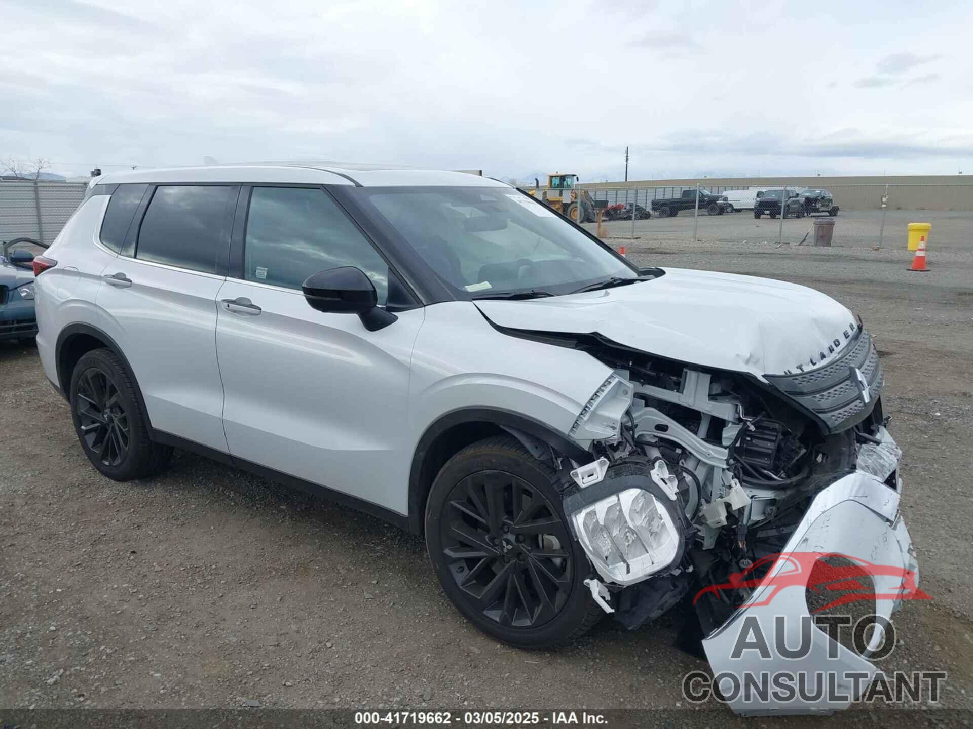 MITSUBISHI OUTLANDER 2024 - JA4J3VA81RZ073605