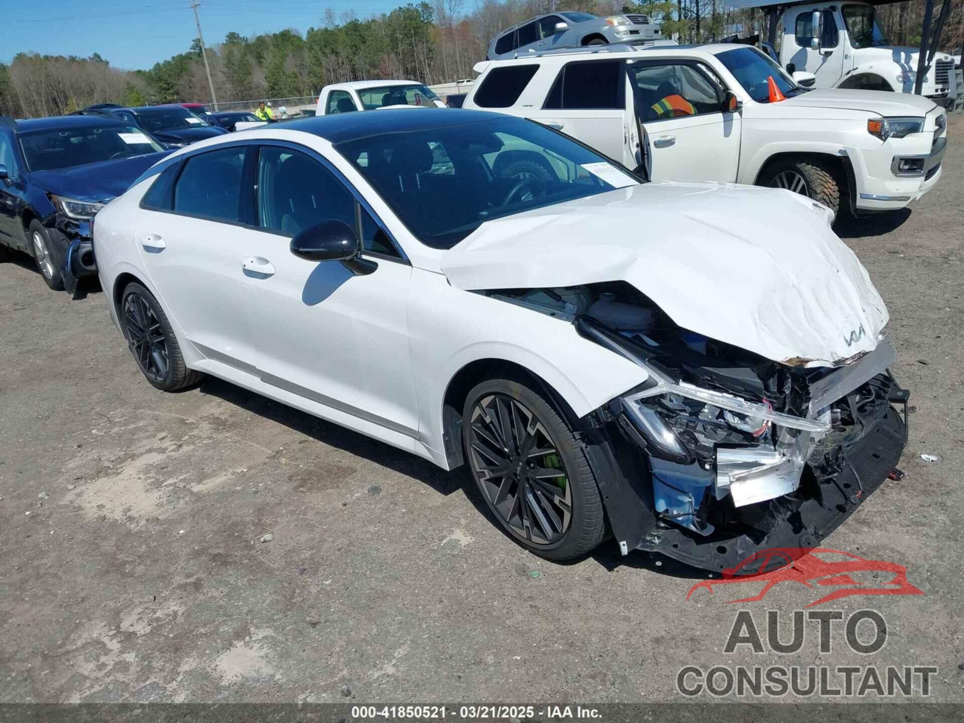 KIA K5 2025 - KNAG44J8XS5298798