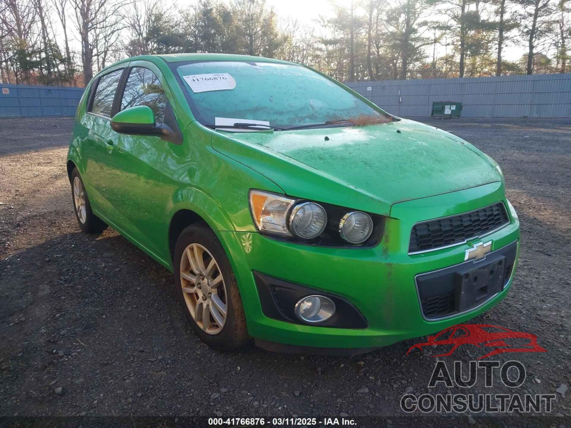 CHEVROLET SONIC 2015 - 1G1JC6SB2F4151252