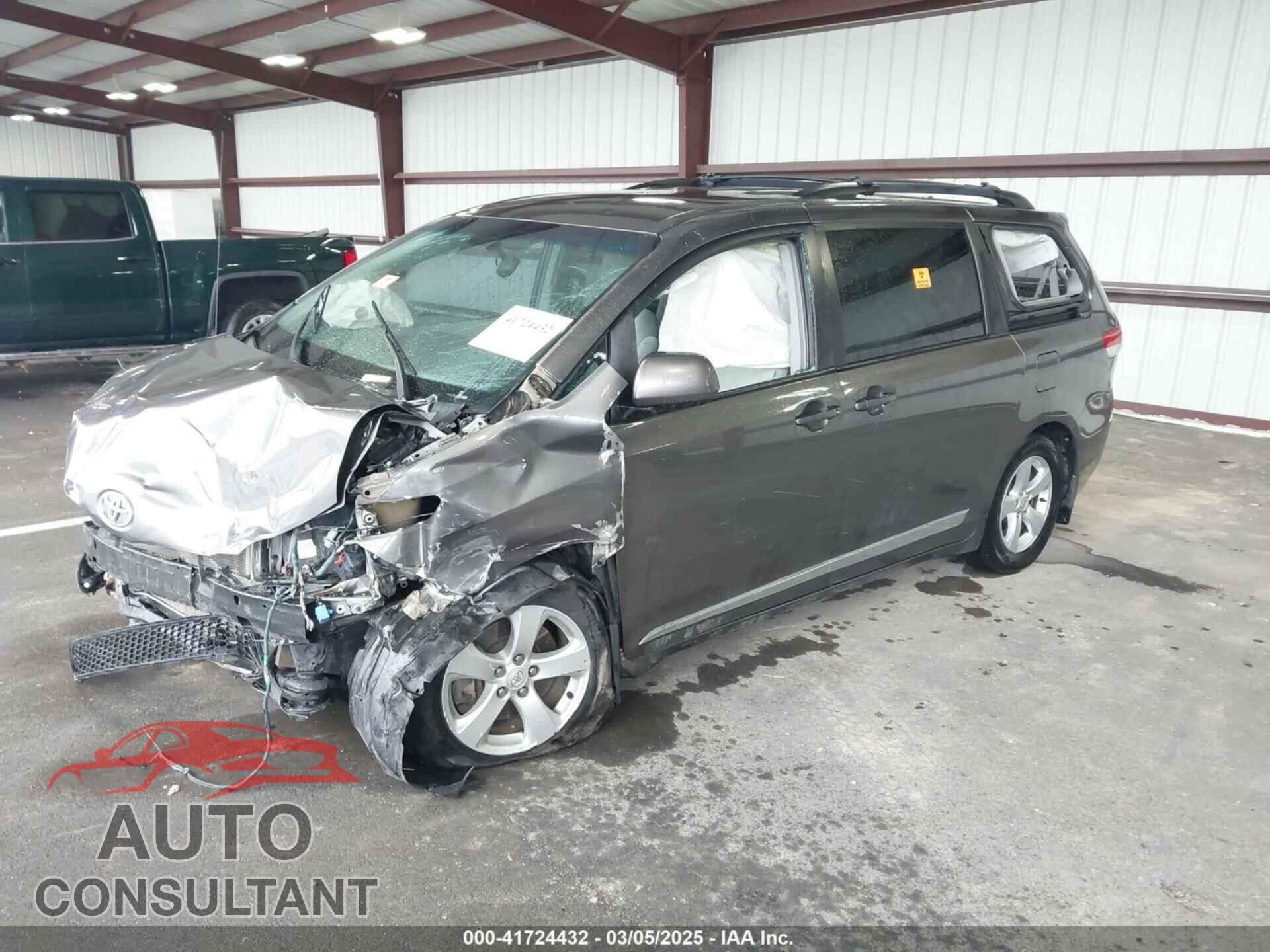 TOYOTA SIENNA 2013 - 5TDKK3DC8DS403901